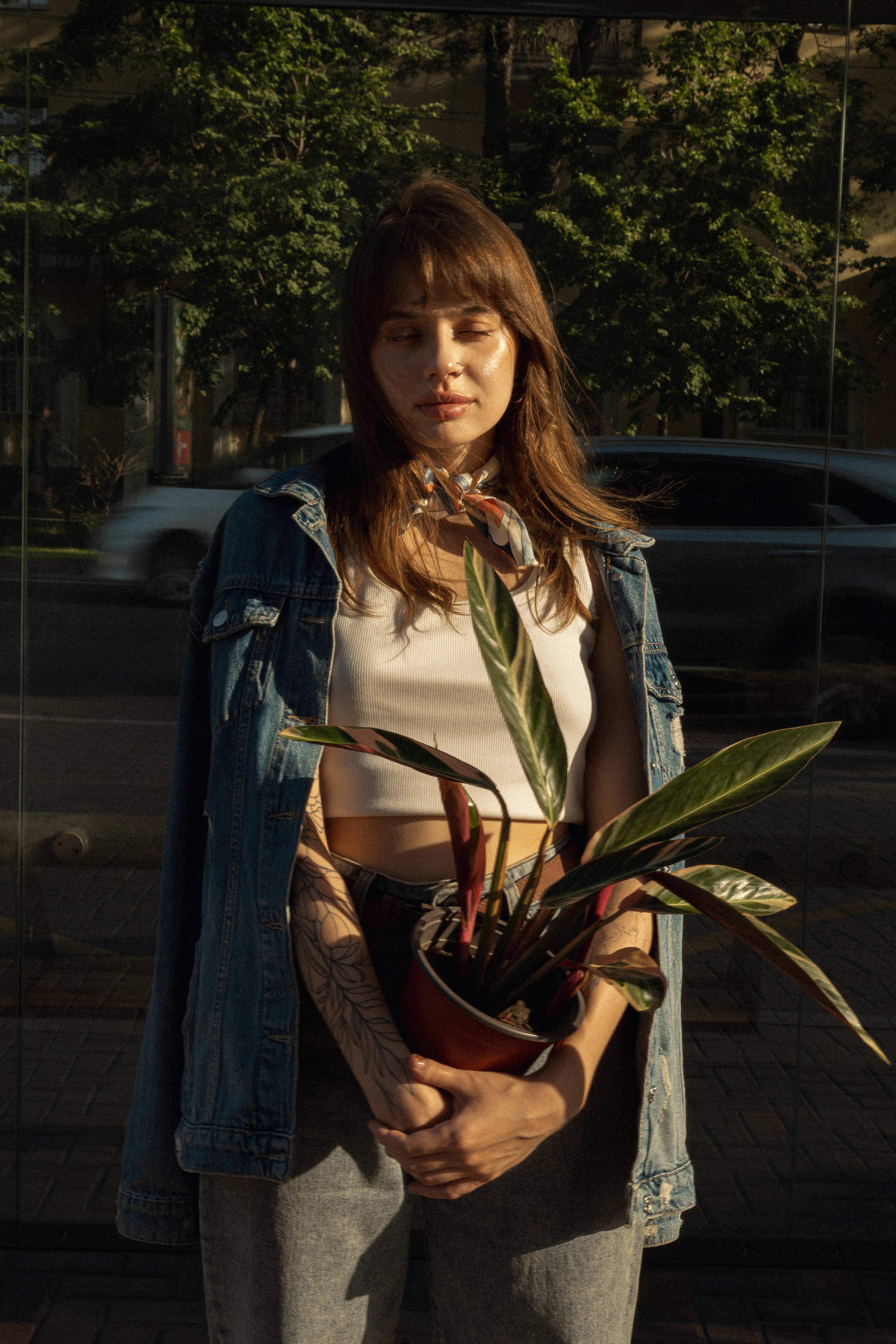 Фотосессия Ани с цветком. Фотографирую пары и индивидуальные съемки в Алматы Шунько Ирина