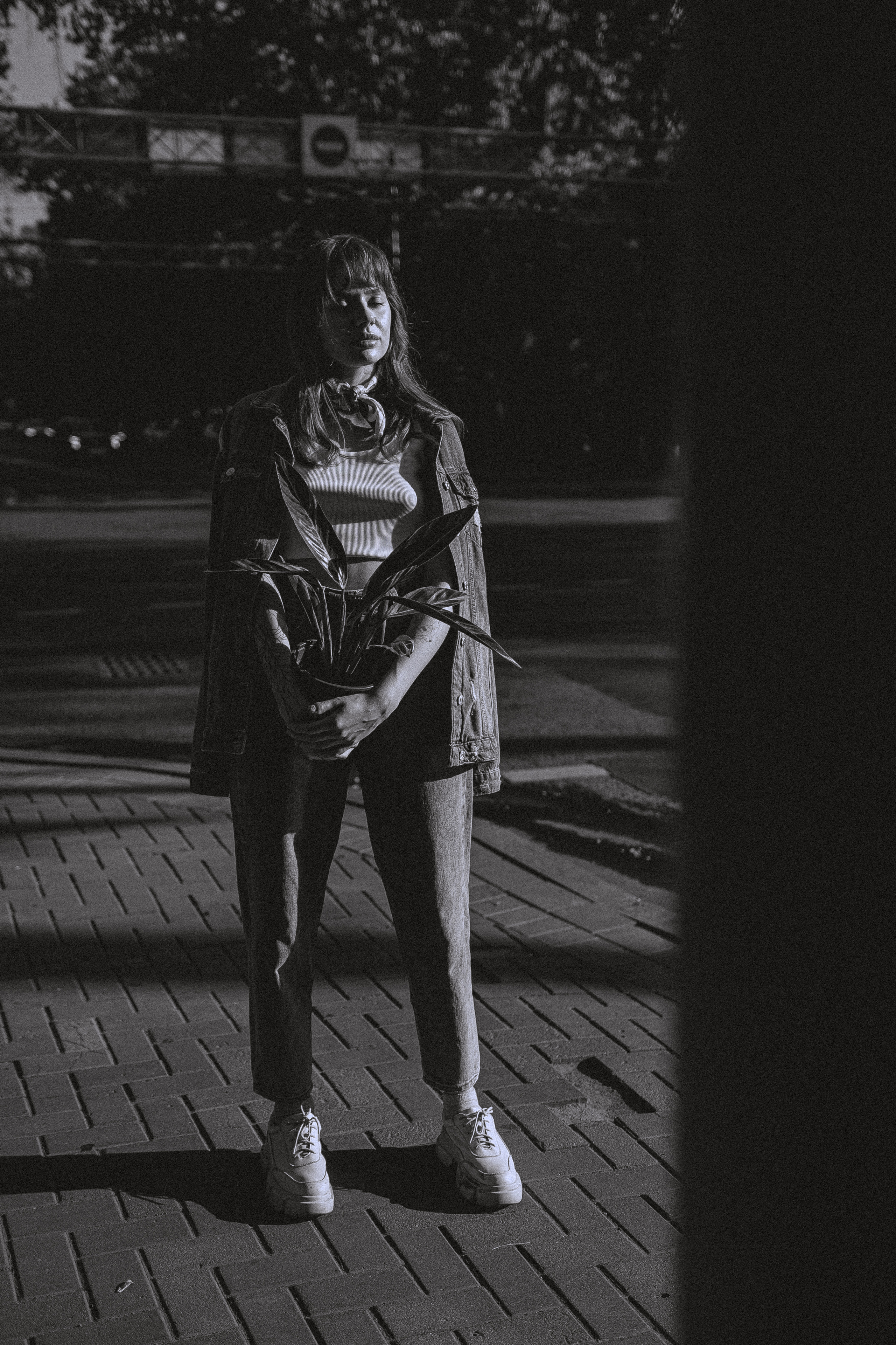 Фотосессия Ани с цветком. Фотографирую пары и индивидуальные съемки в Алматы Шунько Ирина