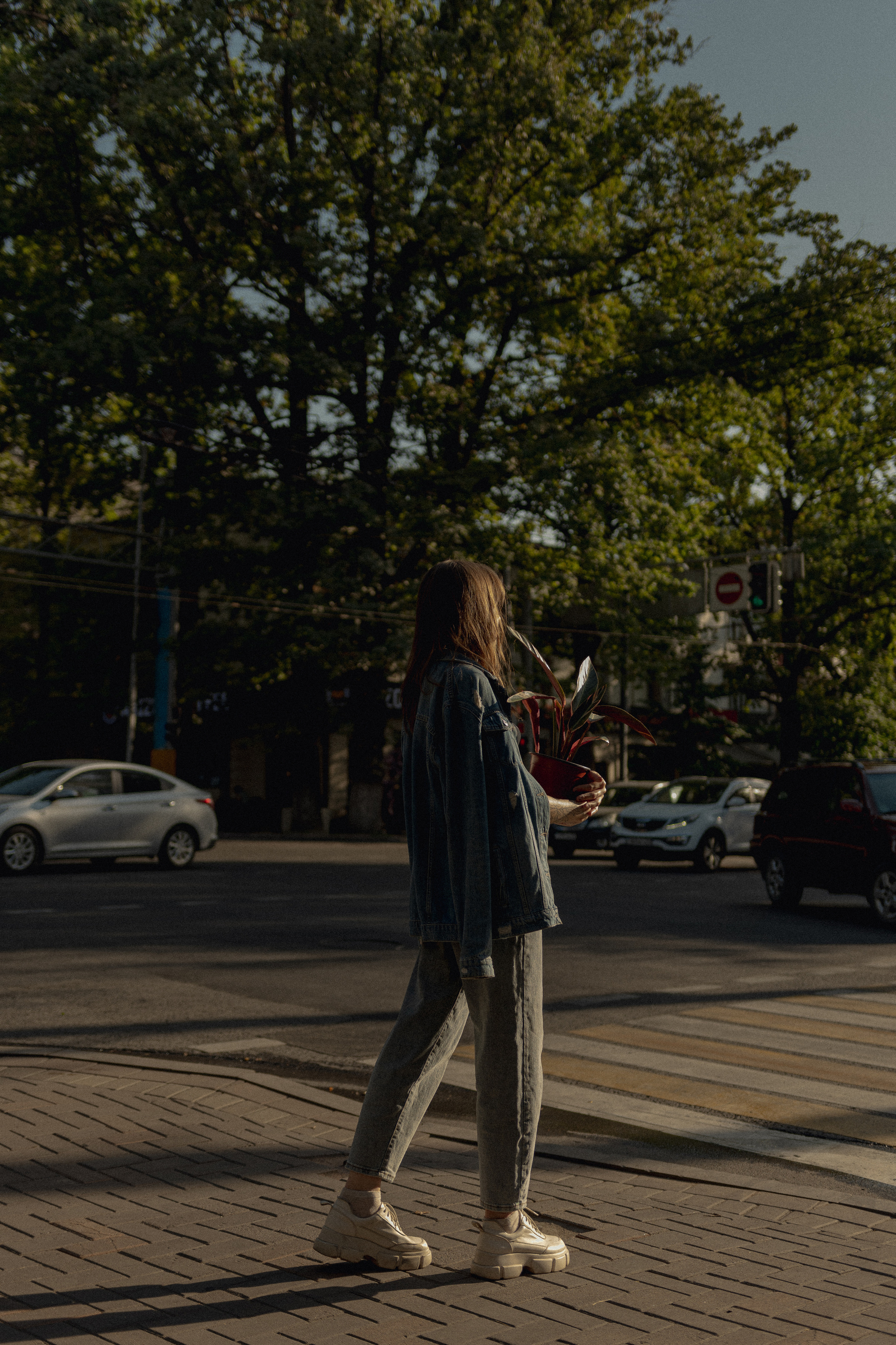 Фотосессия Ани с цветком. Фотографирую пары и индивидуальные съемки в Алматы Шунько Ирина