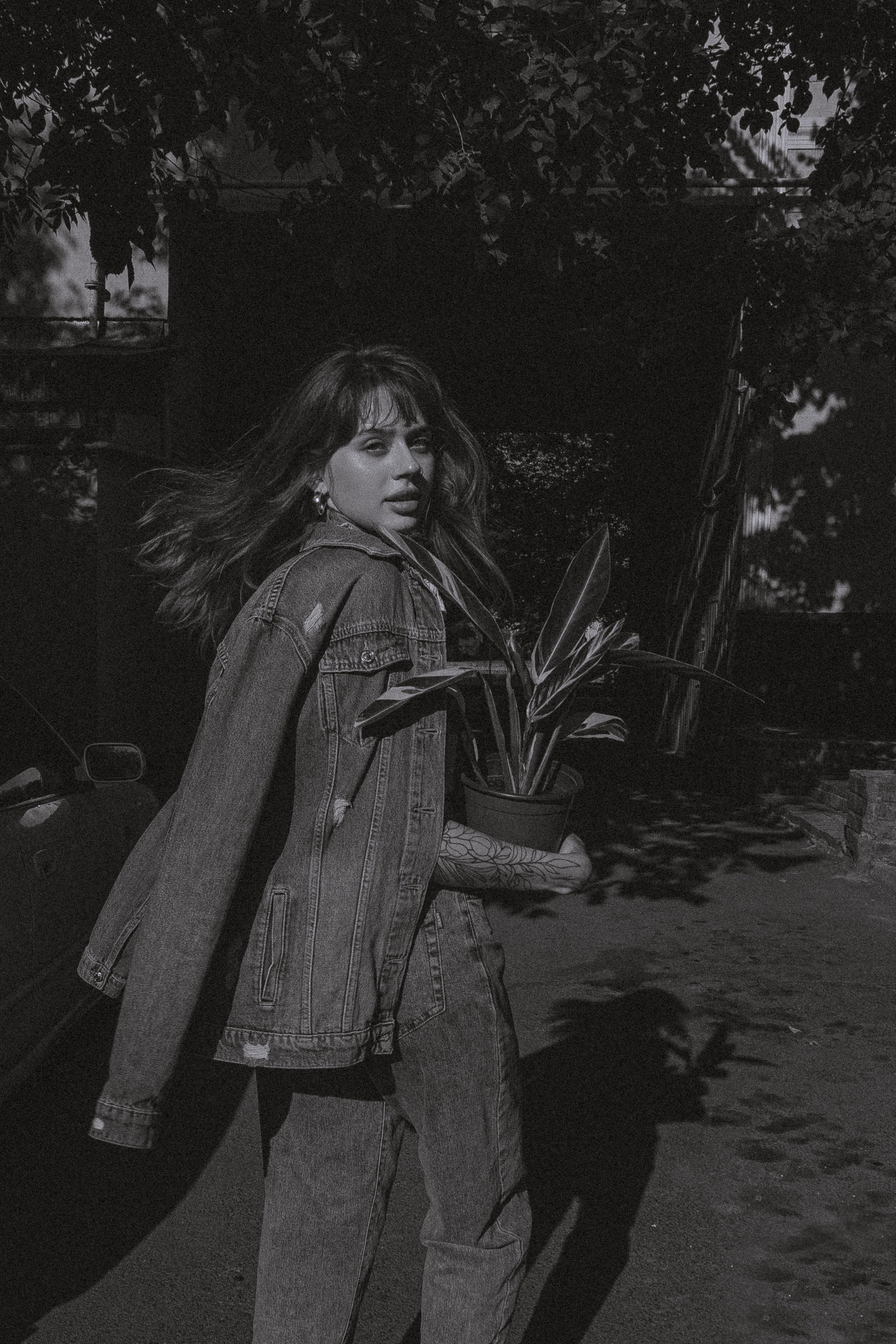 Фотосессия Ани с цветком. Фотографирую пары и индивидуальные съемки в Алматы Шунько Ирина