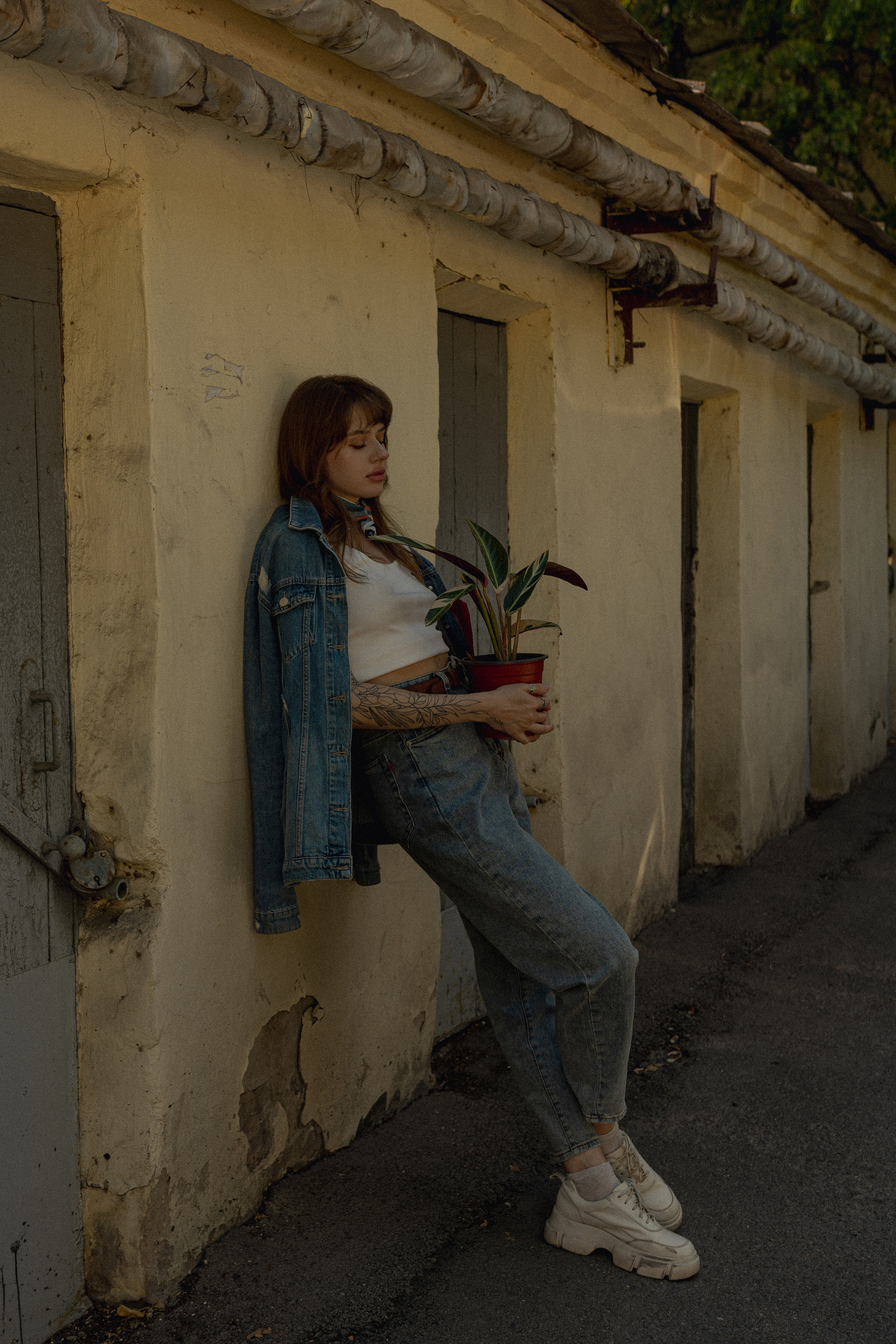 Фотосессия Ани с цветком. Фотографирую пары и индивидуальные съемки в Алматы Шунько Ирина