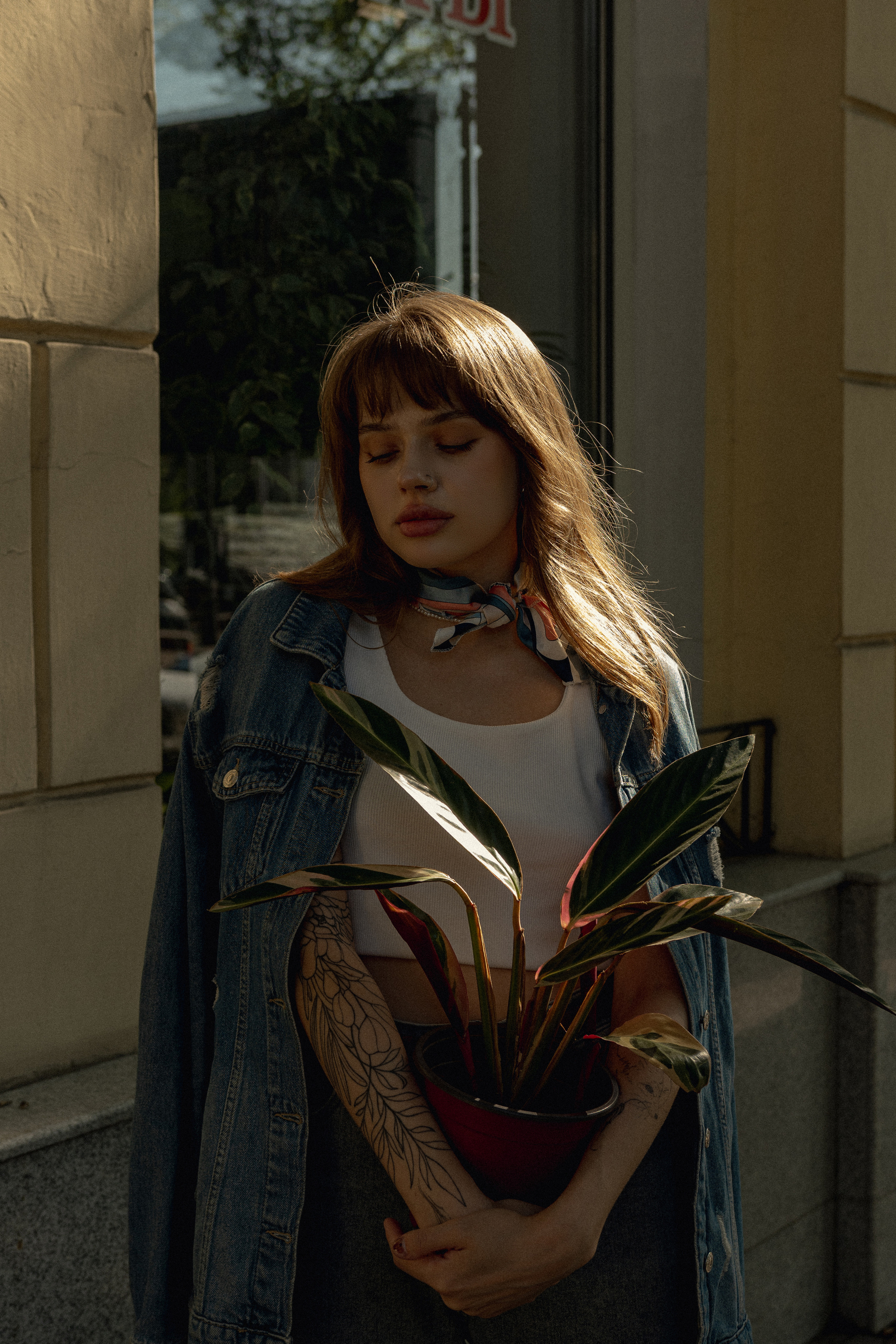 Фотосессия Ани с цветком. Фотографирую пары и индивидуальные съемки в Алматы Шунько Ирина