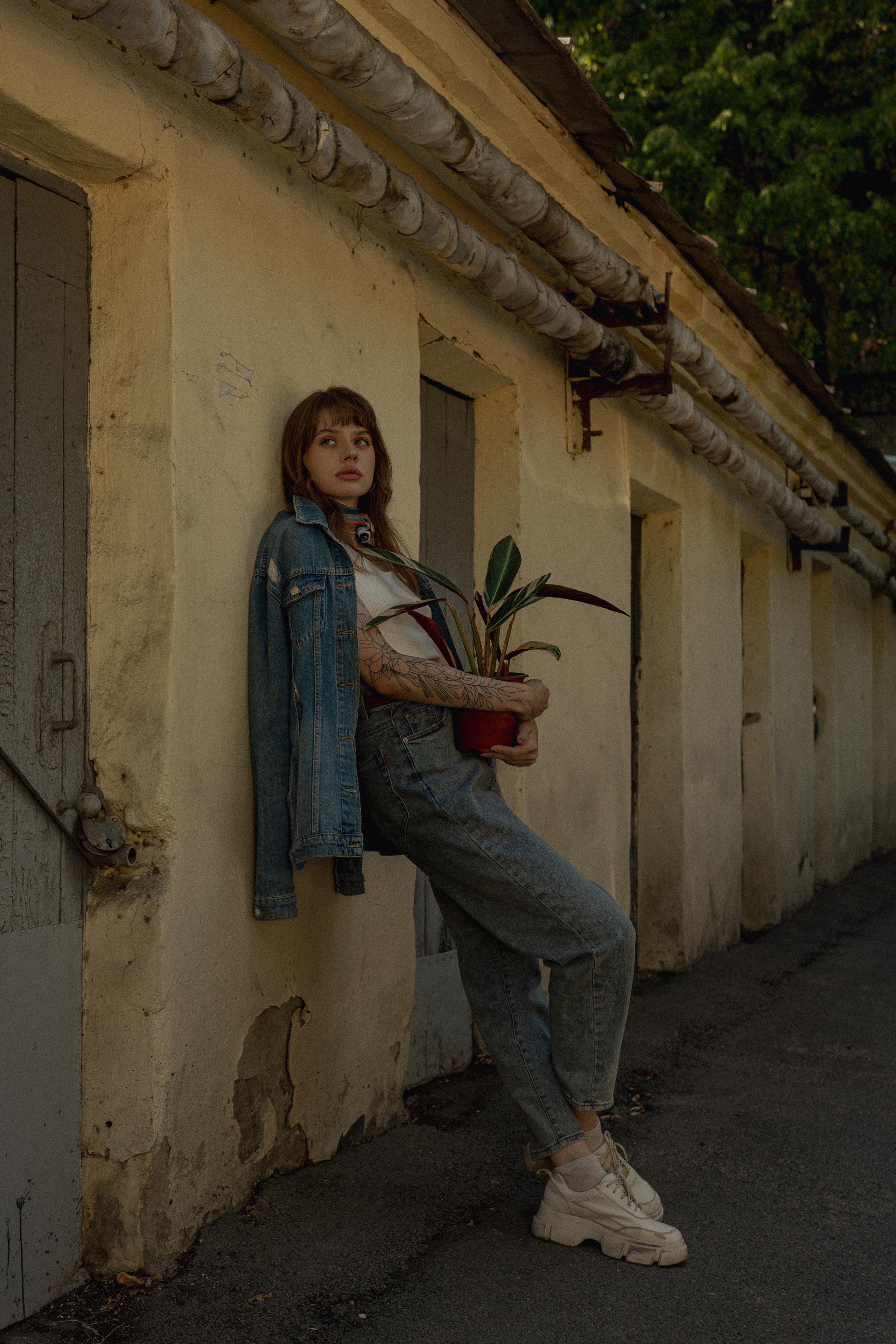 Фотосессия Ани с цветком. Фотографирую пары и индивидуальные съемки в Алматы Шунько Ирина