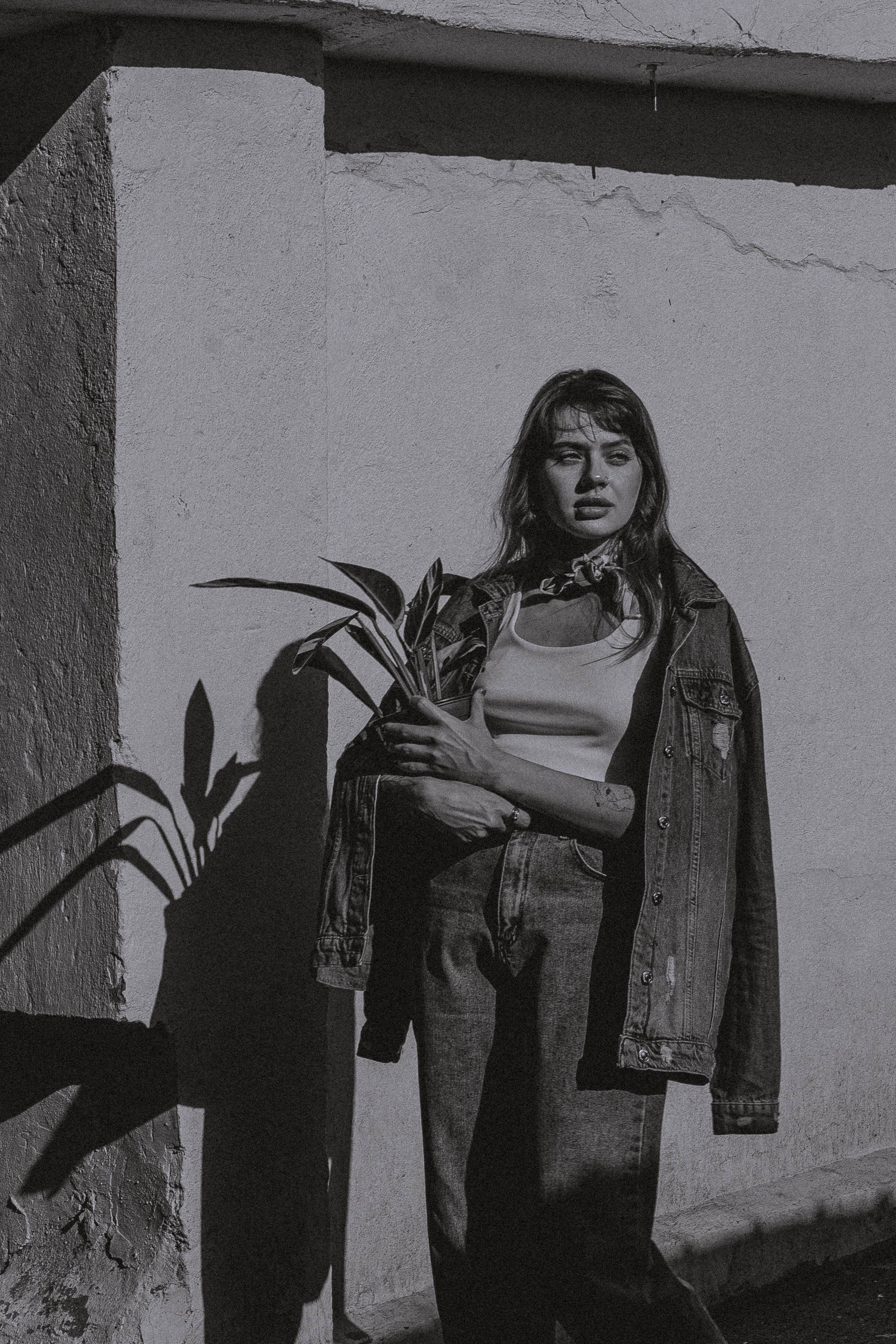 Фотосессия Ани с цветком. Фотографирую пары и индивидуальные съемки в Алматы Шунько Ирина