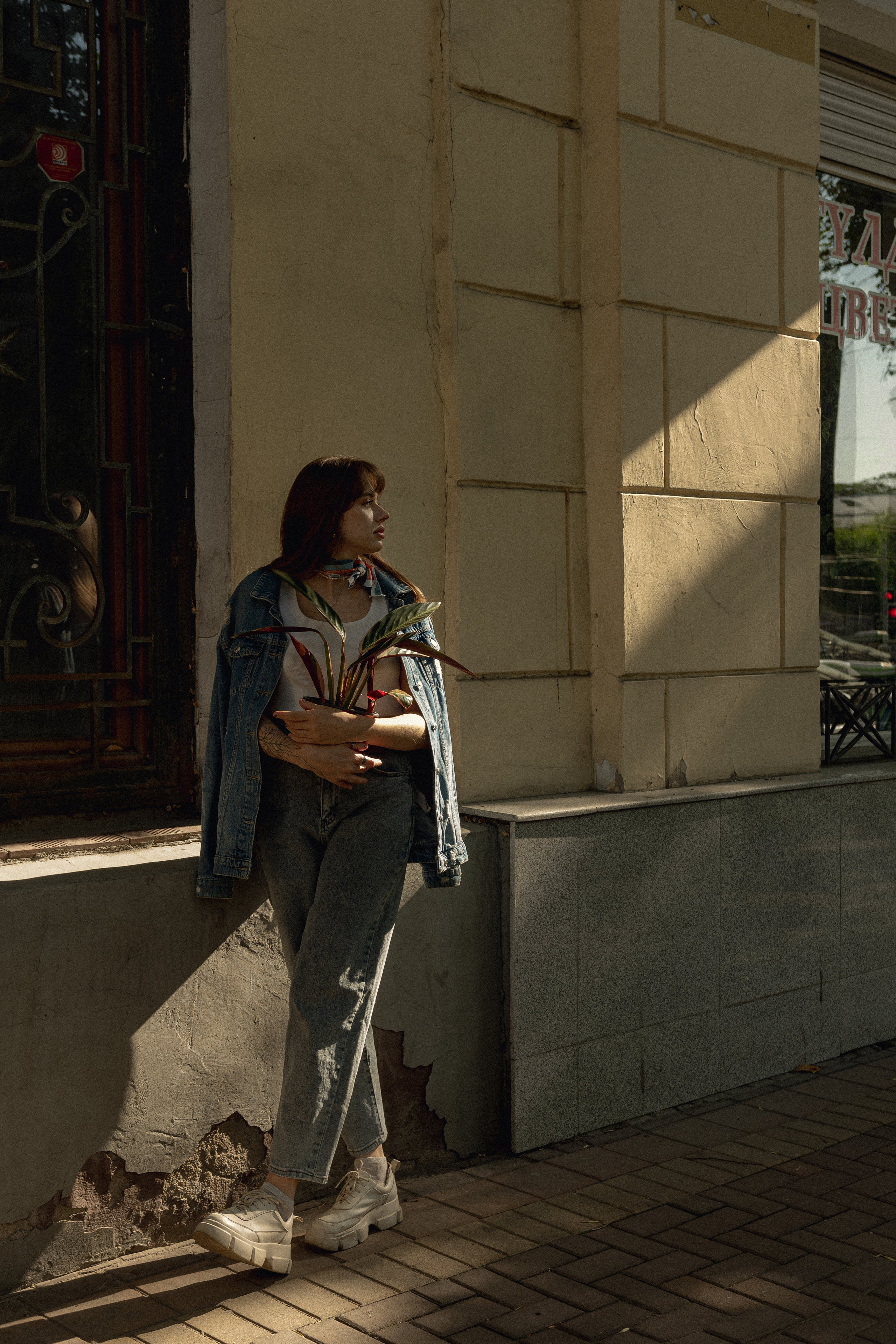 Фотосессия Ани с цветком. Фотографирую пары и индивидуальные съемки в Алматы Шунько Ирина