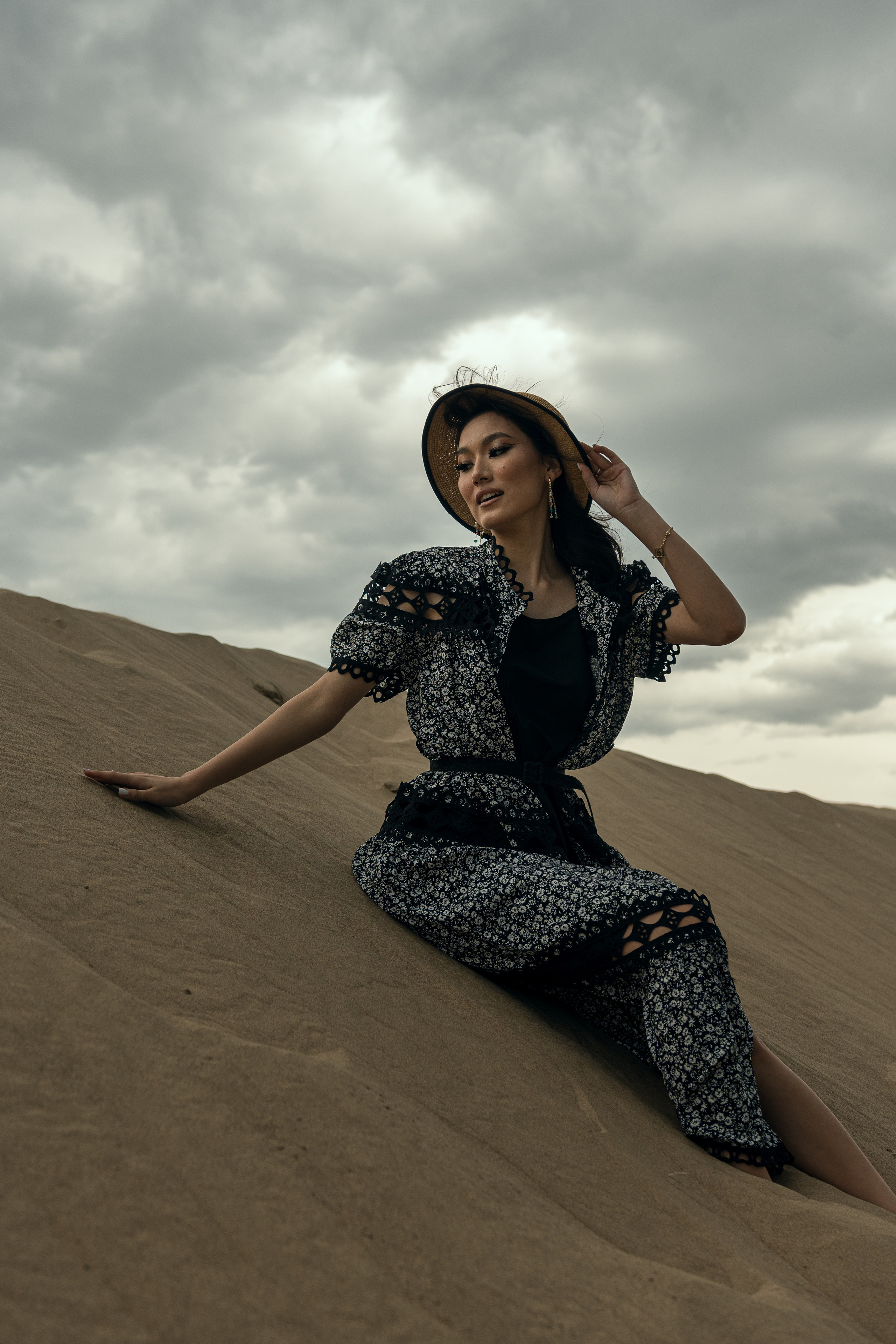 Фотосессия для магазина одежды Aila Town. Фотографирую пары и индивидуальные съемки в Алматы Шунько Ирина