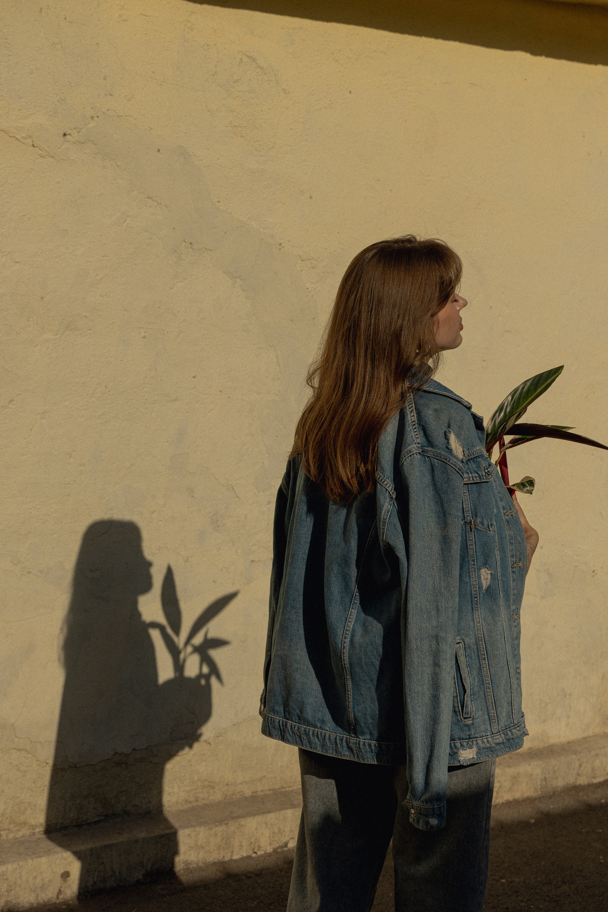 Фотосессия Ани с цветком. Фотографирую пары и индивидуальные съемки в Алматы Шунько Ирина