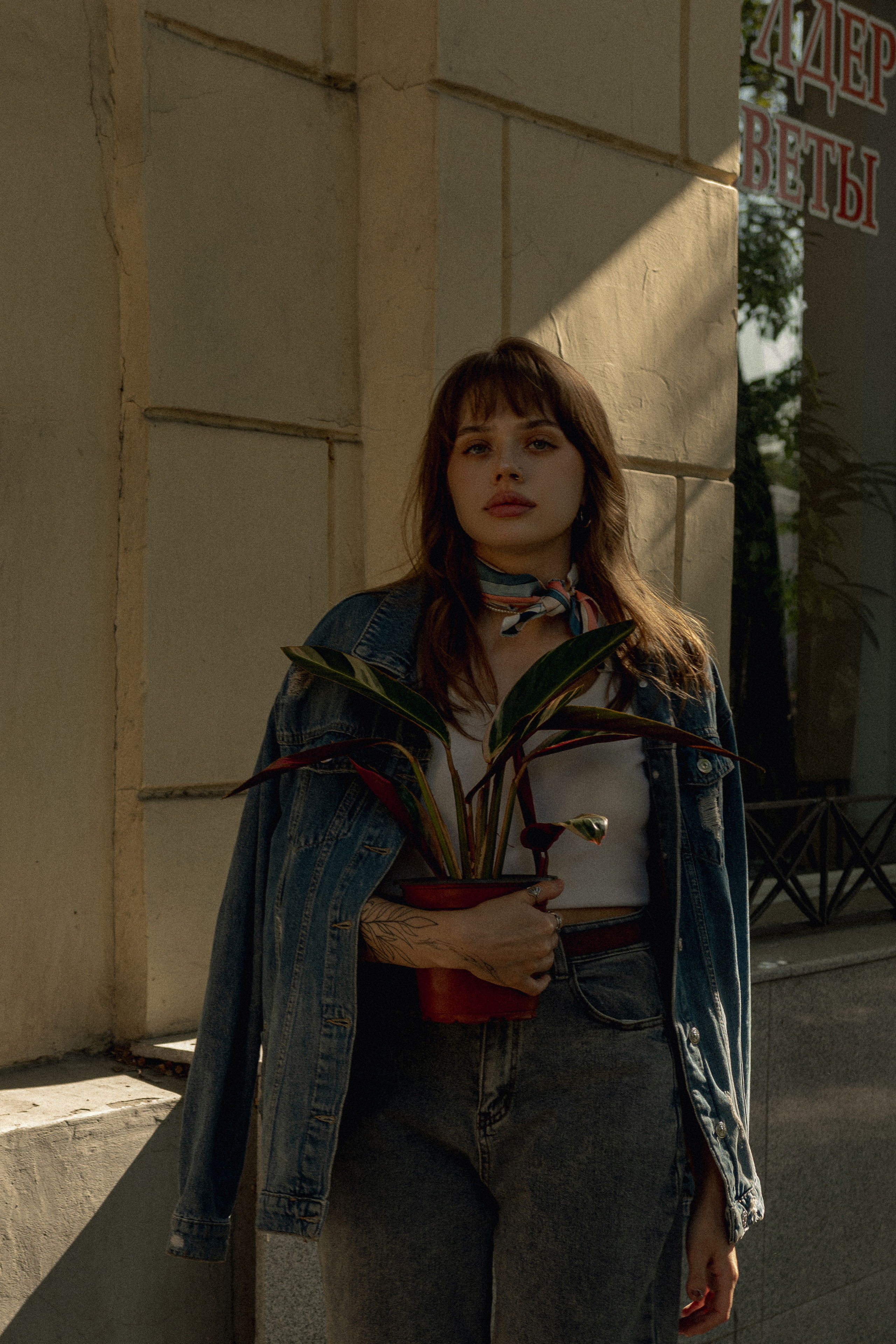 Фотосессия Ани с цветком. Фотографирую пары и индивидуальные съемки в Алматы Шунько Ирина