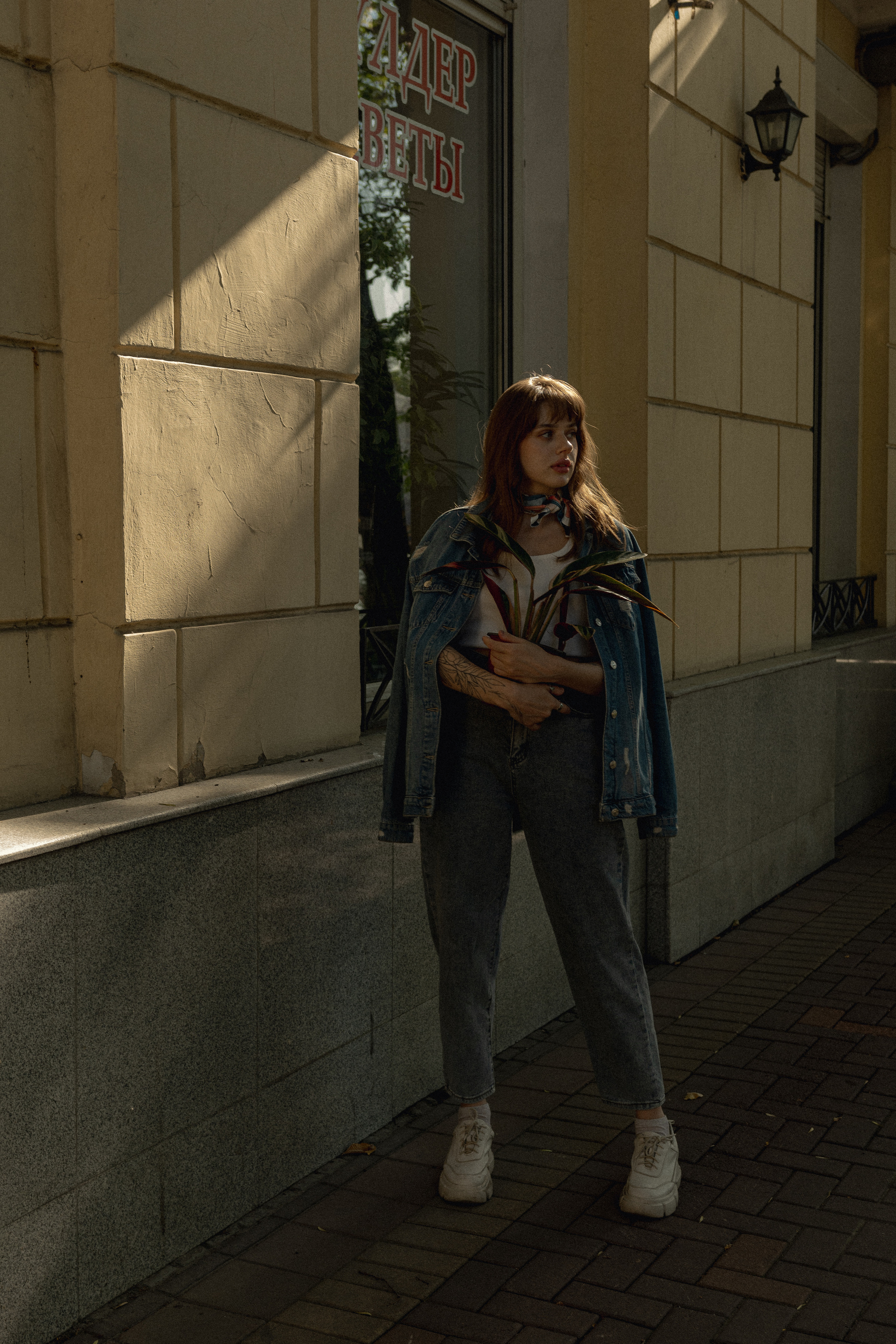 Фотосессия Ани с цветком. Фотографирую пары и индивидуальные съемки в Алматы Шунько Ирина