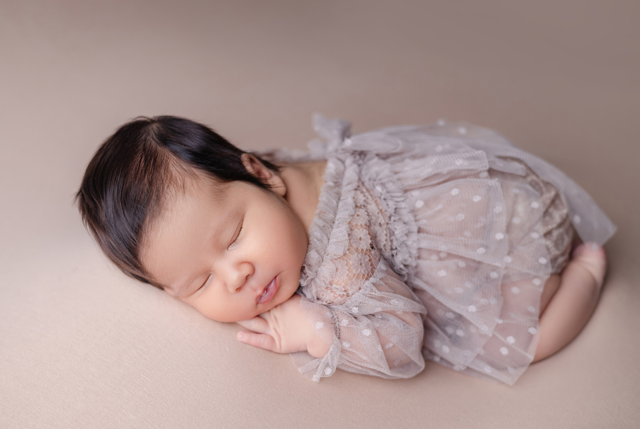 Эмилия. Евгения Горбунова фотограф новорожденных в Новом Уренгое