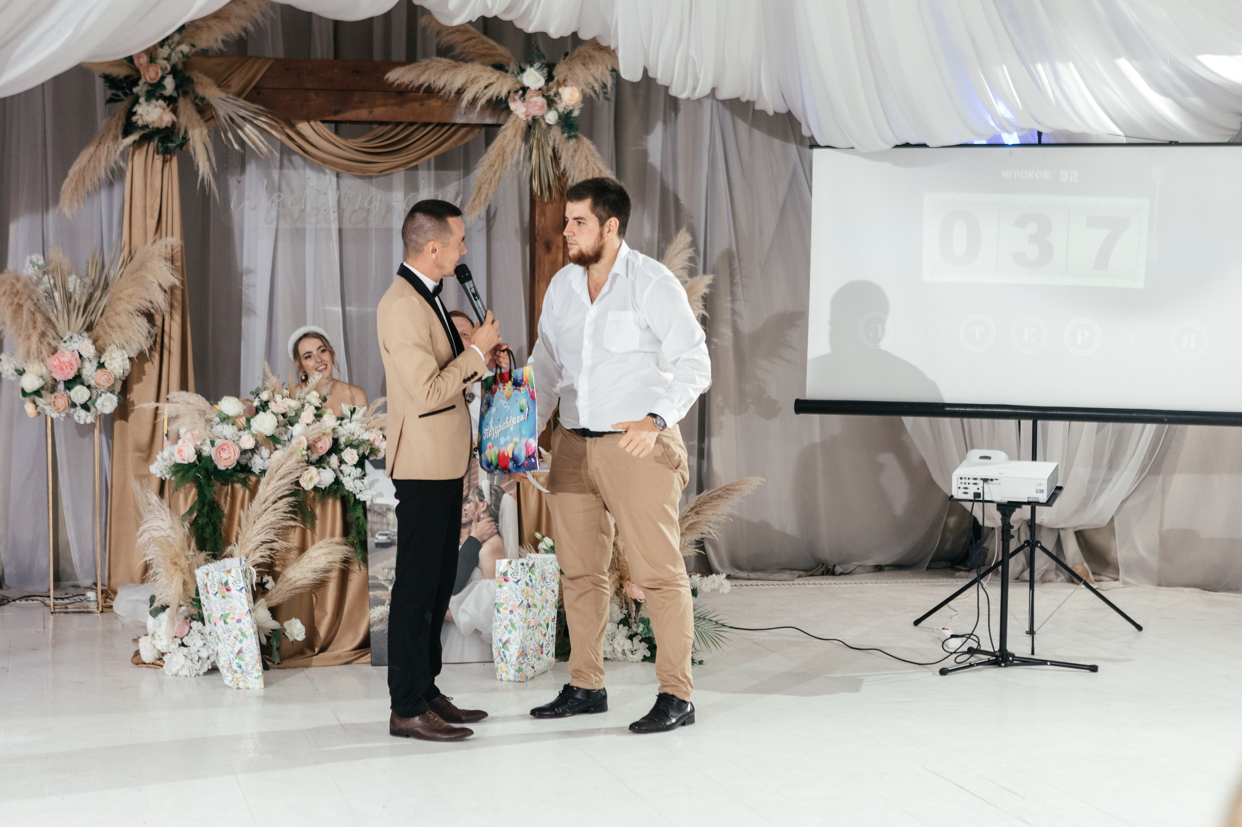 Свадебный фотограф Уфа — Руслан ГабдлисламовЖивые эмоции, красивые кадры, воспоминания на всю жизнь.Работаю по всей Республике Башкортоста. Свадебный фотограф Уфа Руслан Габдлисламов