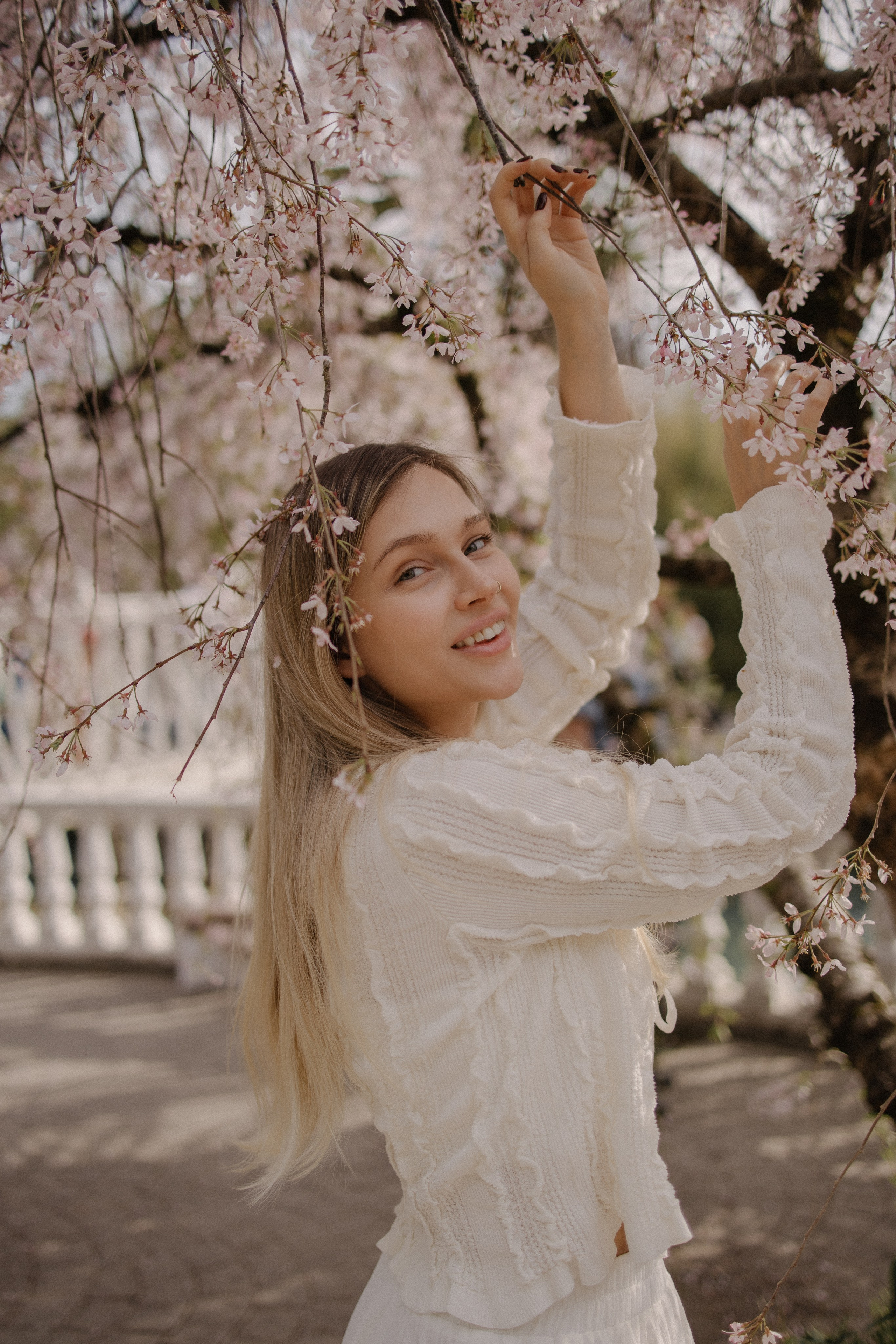 Света в сакуре. Фотограф Сочи Адлер Сириус Красная поляна Олеся Минив