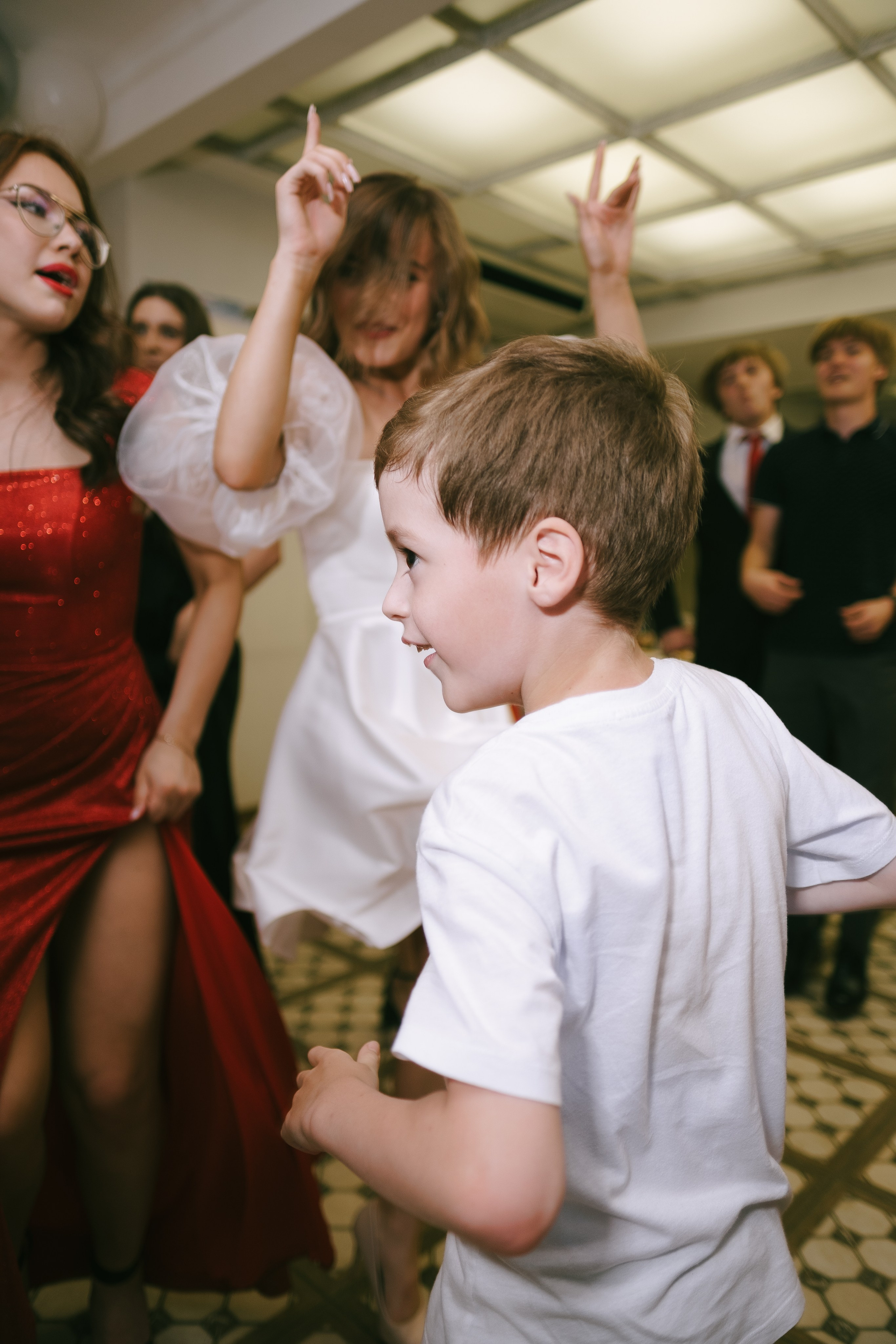 Выпускной школа 33. Свадебный и репортажной фотограф Денис Ожигин в Краснодаре и Краснодарском крае