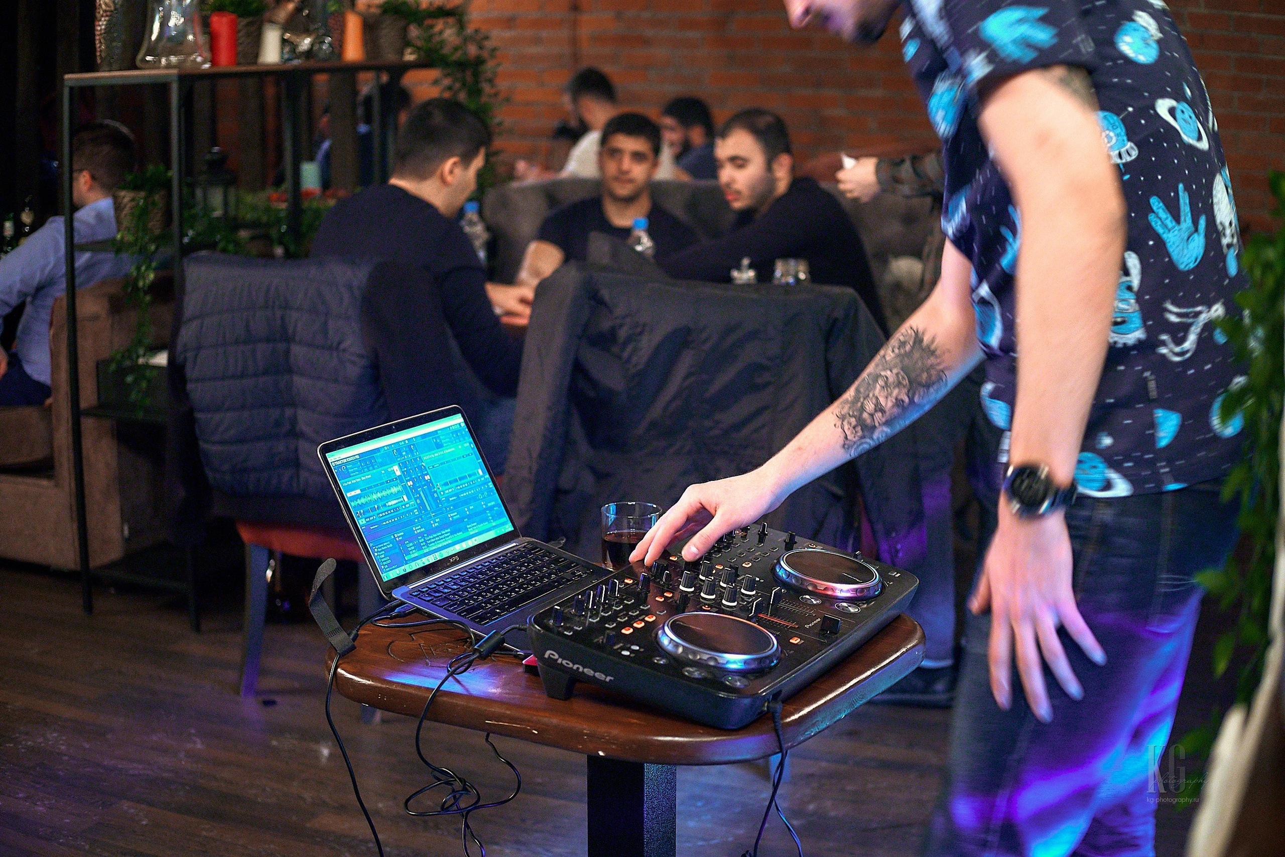 Кальянная репертаж. KG Photography — Семейный и свадебный фотограф 📞 +7 (968) 680−44−88