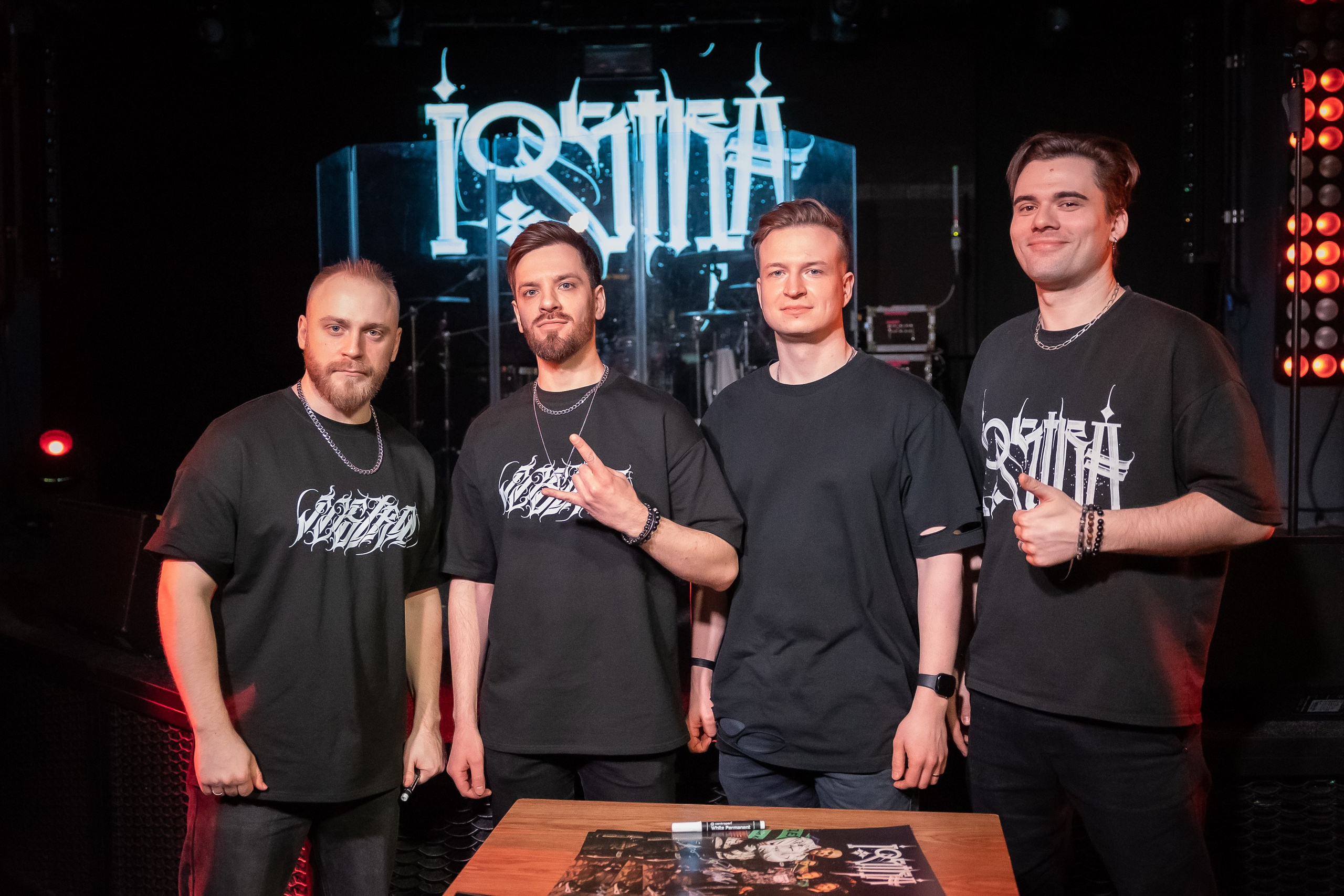 Концерт альтернатив метал группы iOSTRA в «Music bar Мумий Тролль» Москва. Фотограф Владимир Охрименко