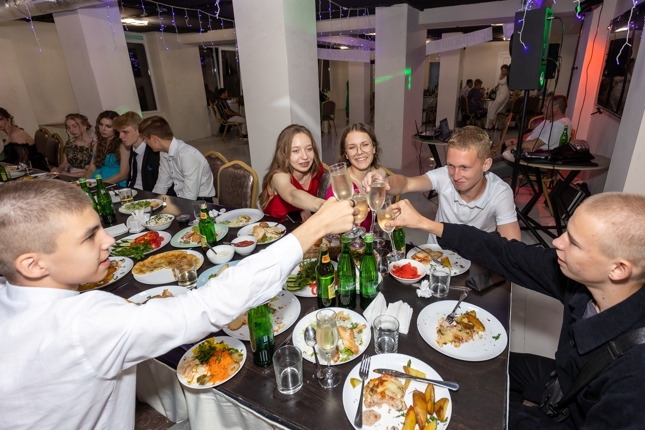 Вручение аттестата и выпускной вечер. Выпускные альбомы Майкоп, Краснодар Елена Золотарева