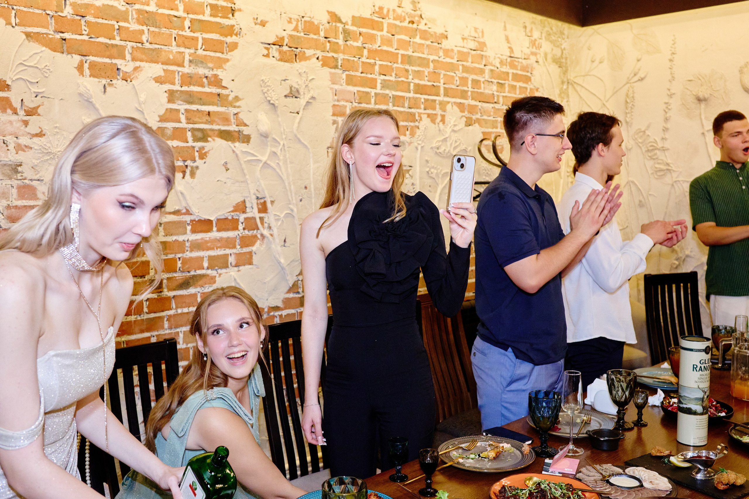 Выпускной 35 Сош. Фотограф Выпускные альбомы Таганрог Сергей Коробченко