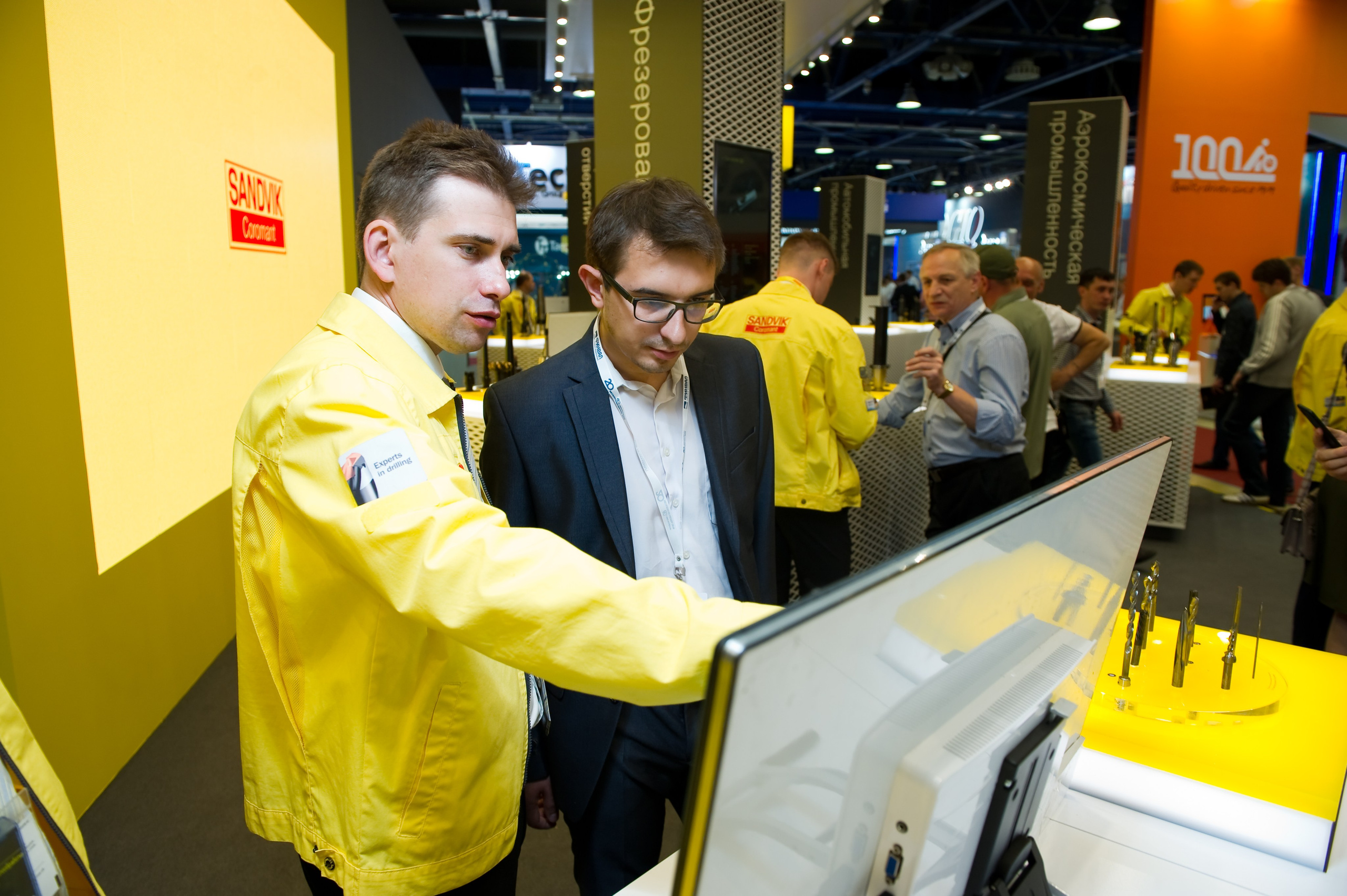 Работа Sandvik на выставке «Металлообработка». Репортажный фотограф и видеограф Слава Думчев. Тимбилдинги, отчетники, корпоративы