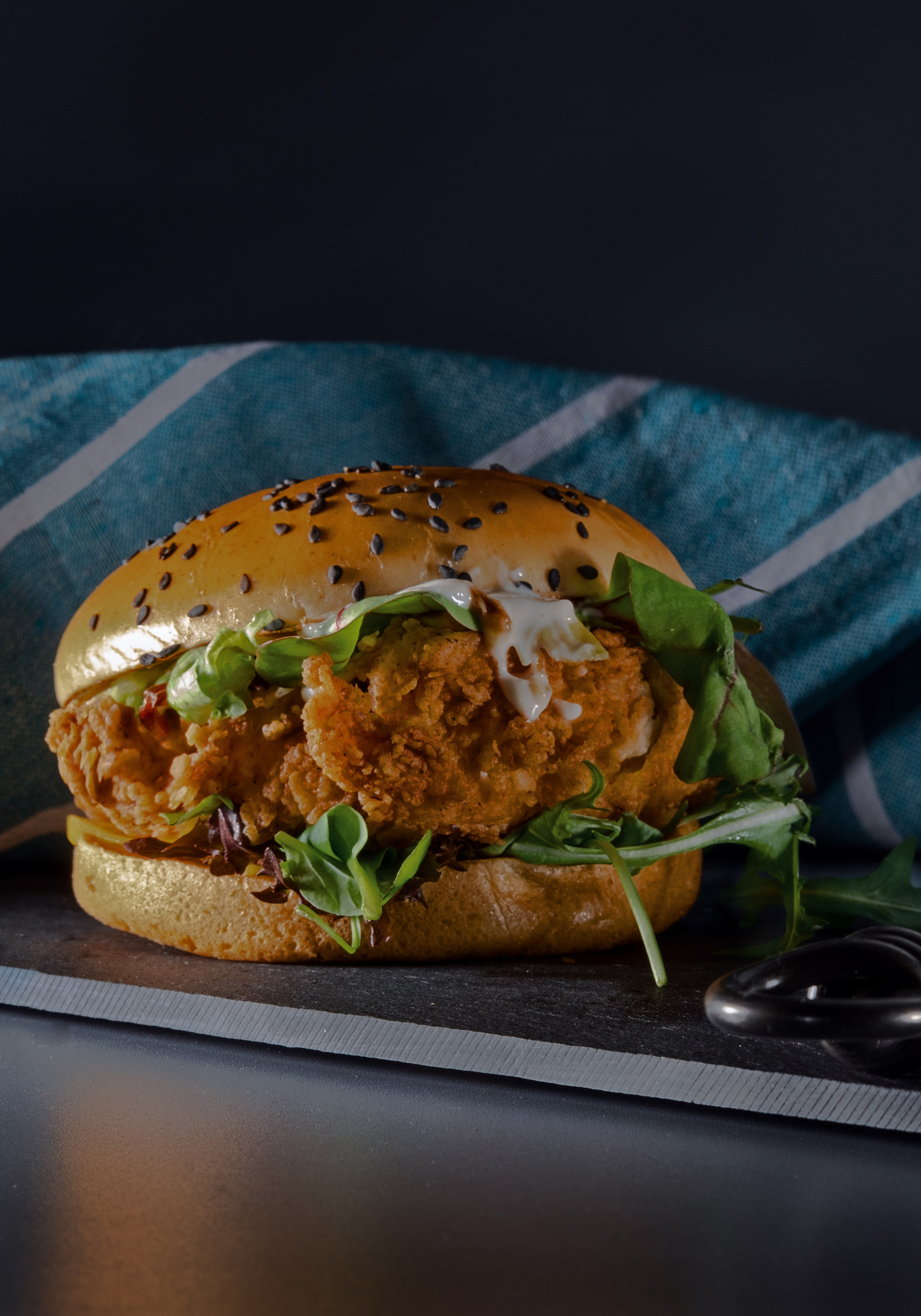 Фуд съёмка на черном фоне. Я  фотограф. Работаю в городе Москва,