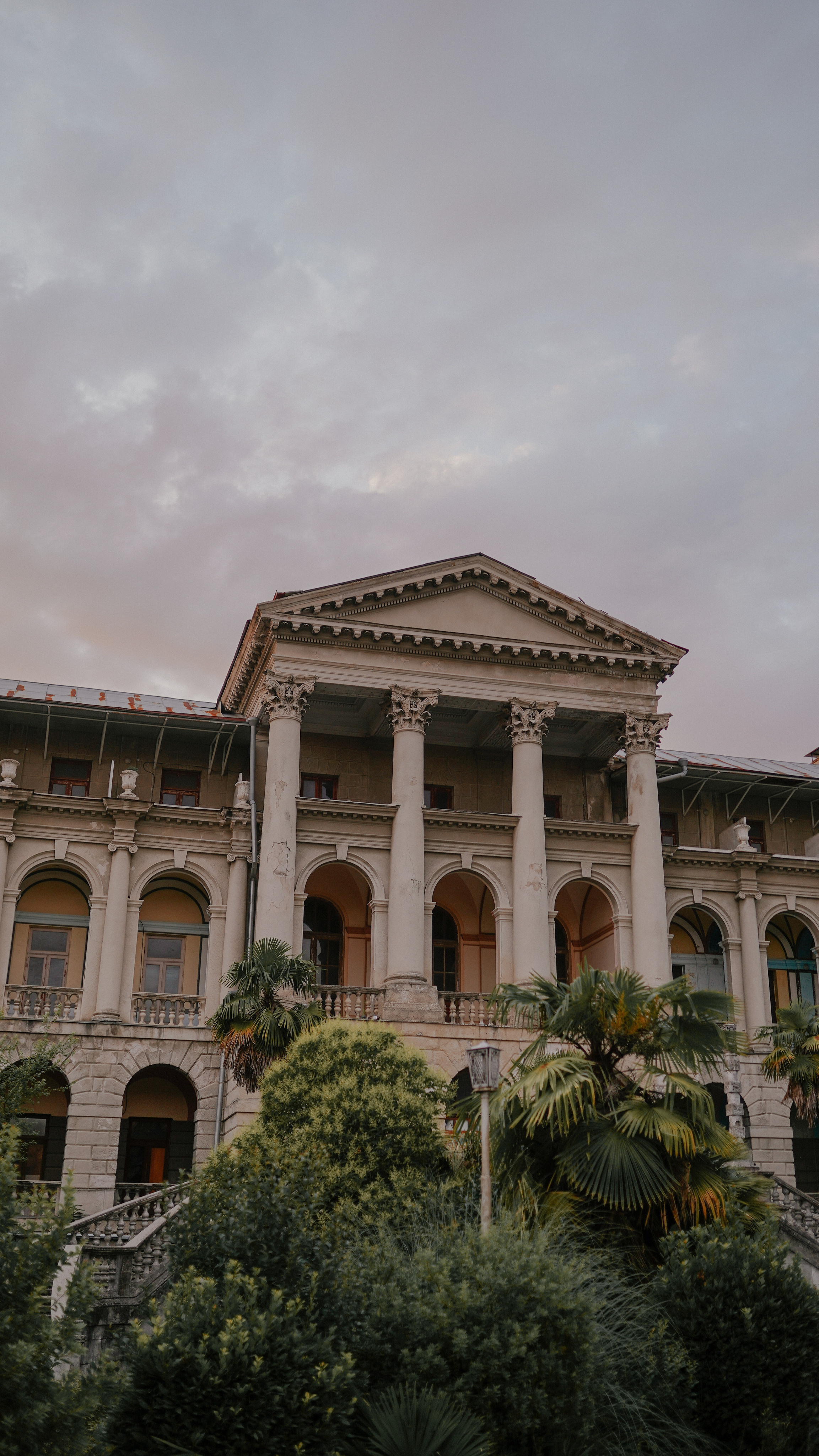 Санаторий Орджоникидзе. Милана Довгаль - семейный фотограф и видеограф  в Адлере и Сочи