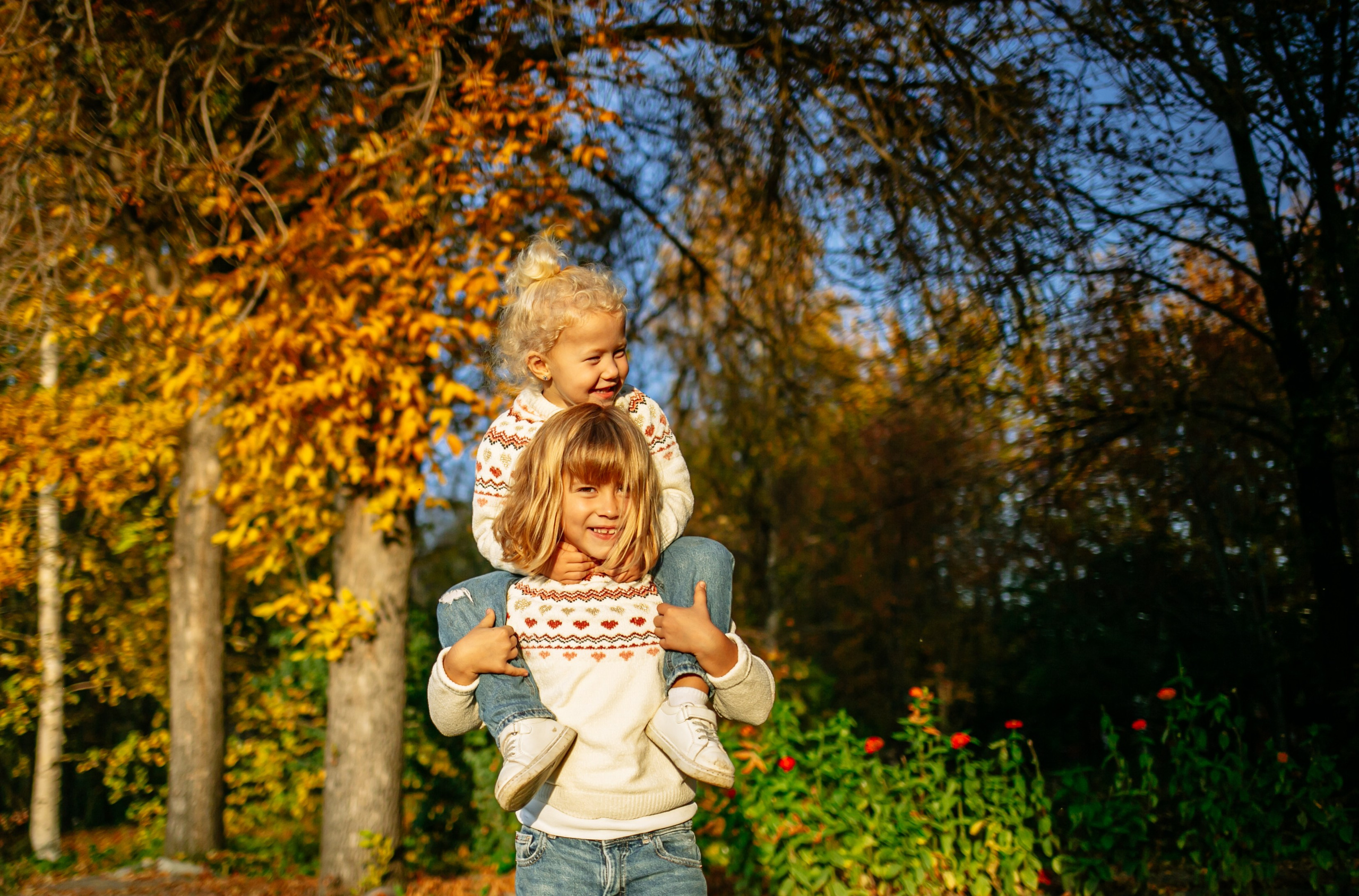Юля, Анюта, Есения