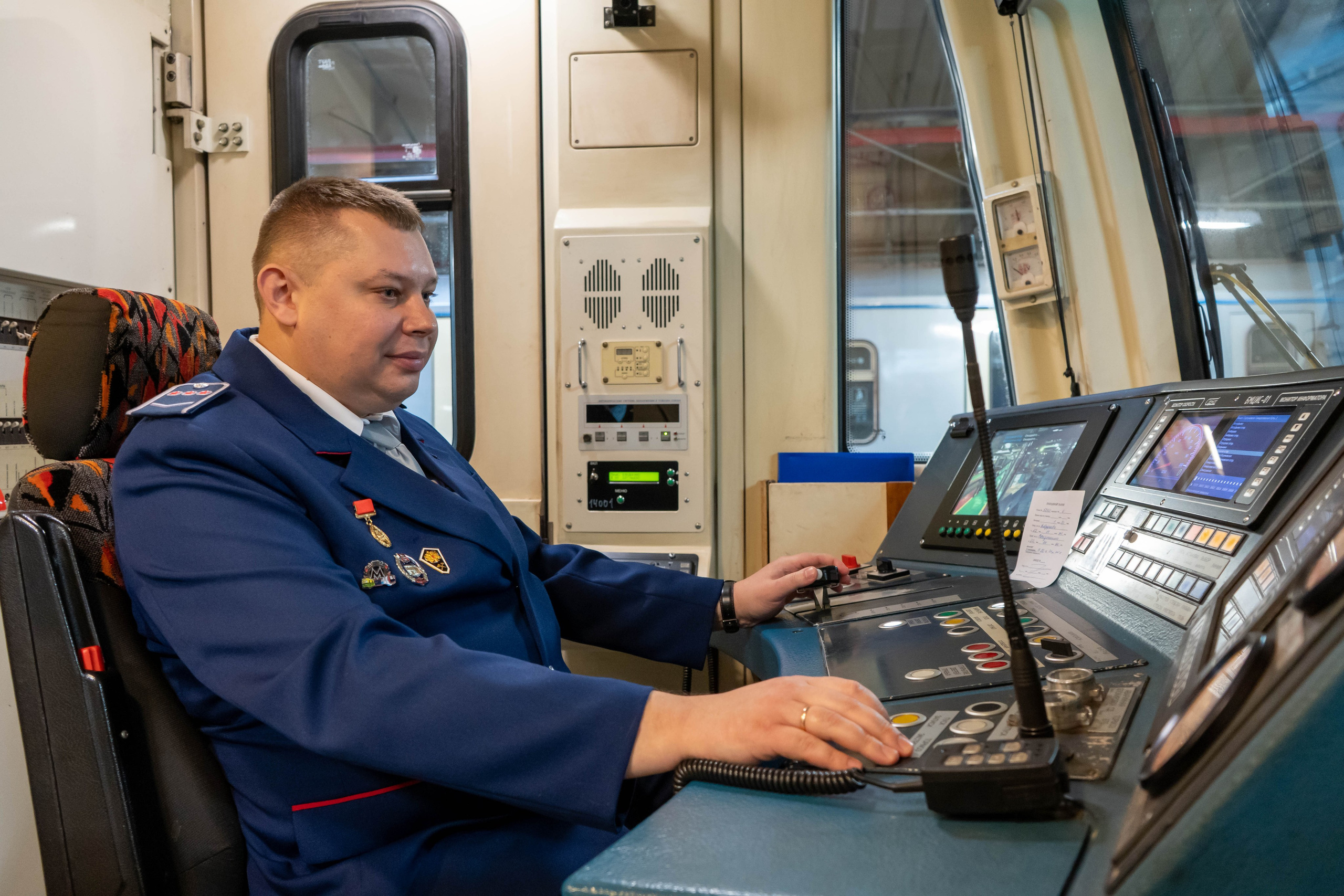 Запуск тематического поезда в метрополитене. Главная