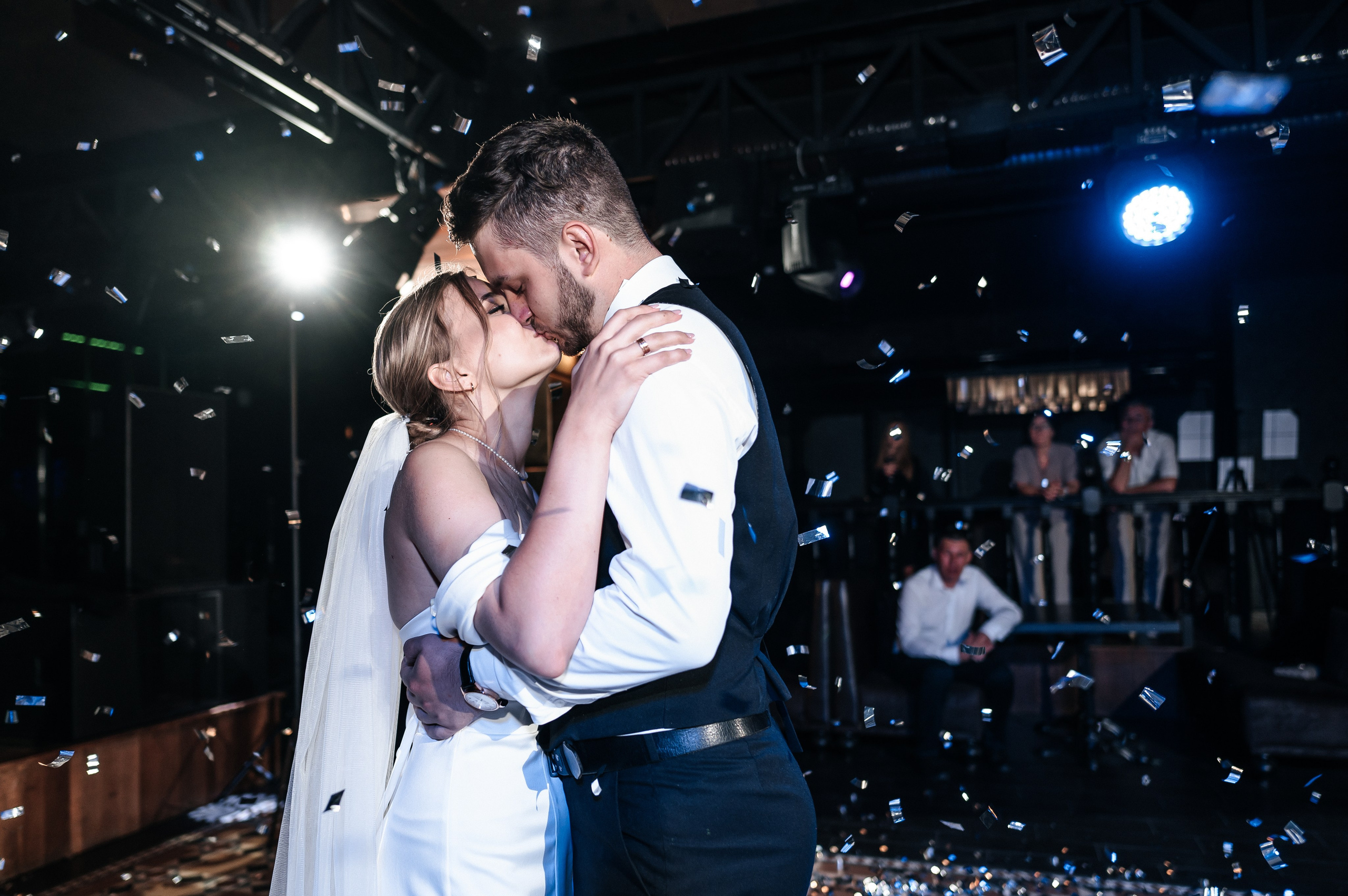 Даниил и Валерия. Черная утка. Полный день. Фотограф Екатерина Бочарникова