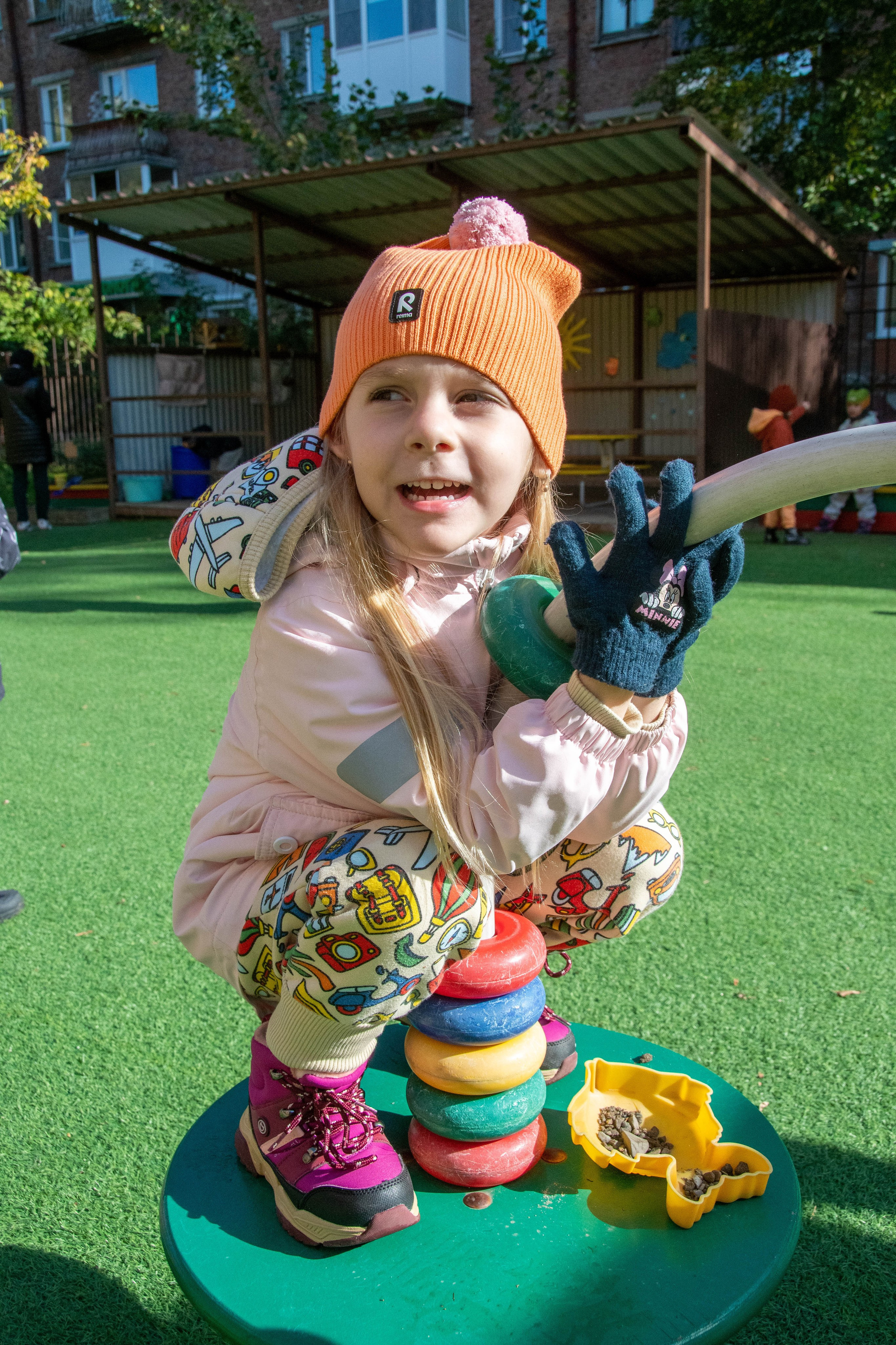 2023 г. День дошкольного работника и прогулка. Репортажный и детский фотограф в Новосибирске