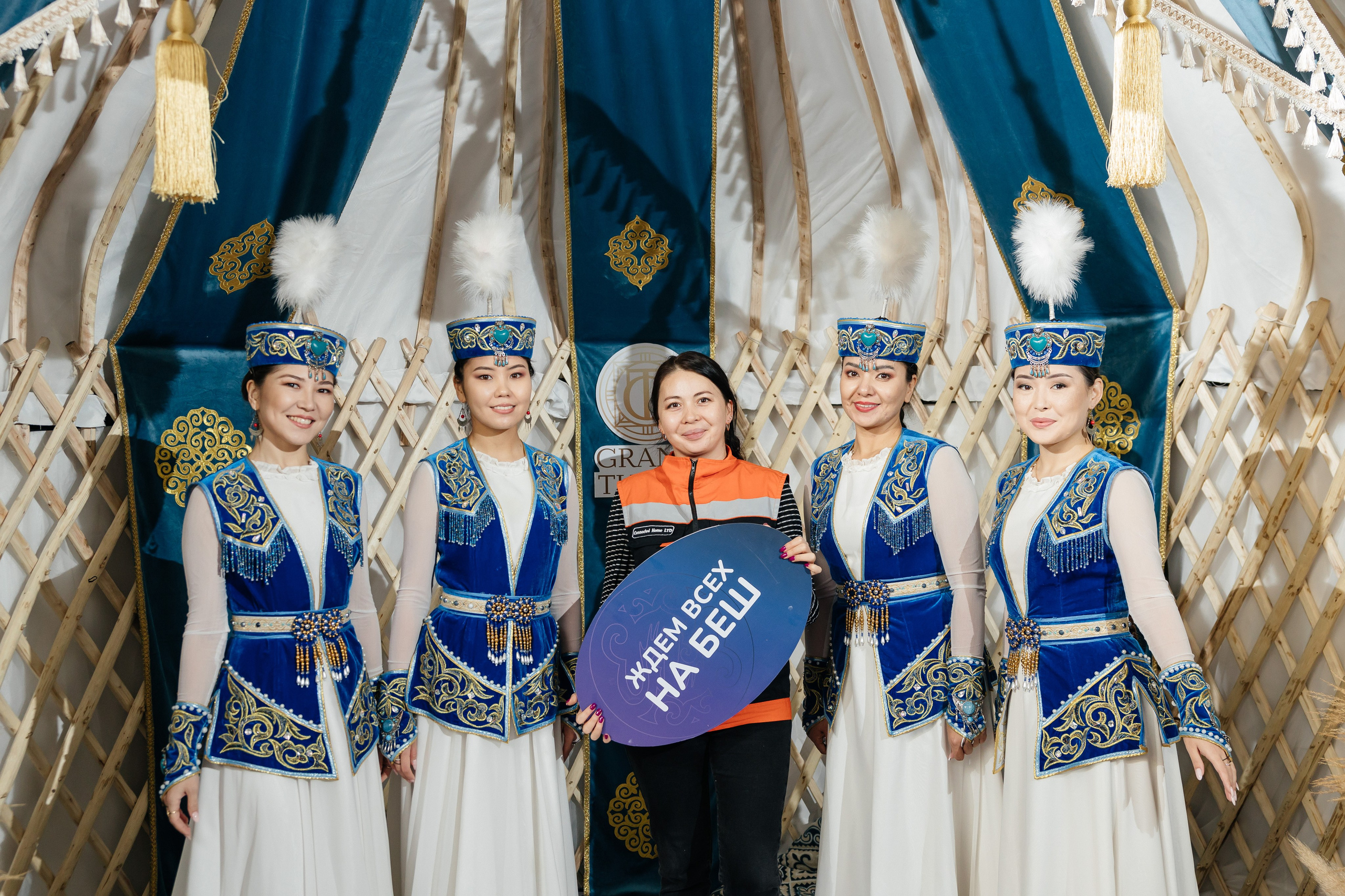 Проект 1. Вручение ключей BI Group. Дата: октябрь 2023. Профессиональный фотограф в городе Астана/Алматы Даурен Сембаев