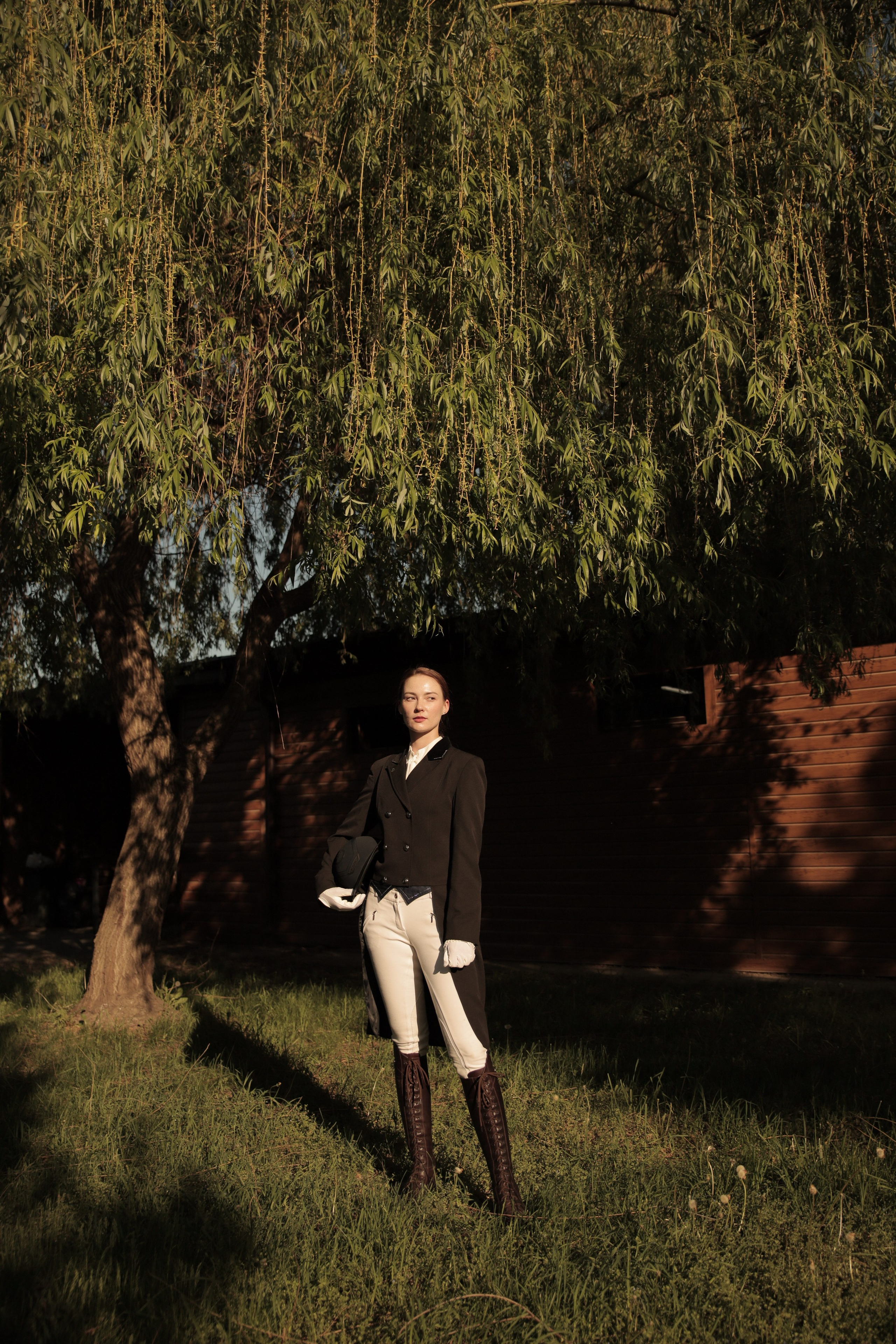 Съемка с лошадью фризской породы. Семейный и конный фотограф в Краснодарском крае и Адыгее