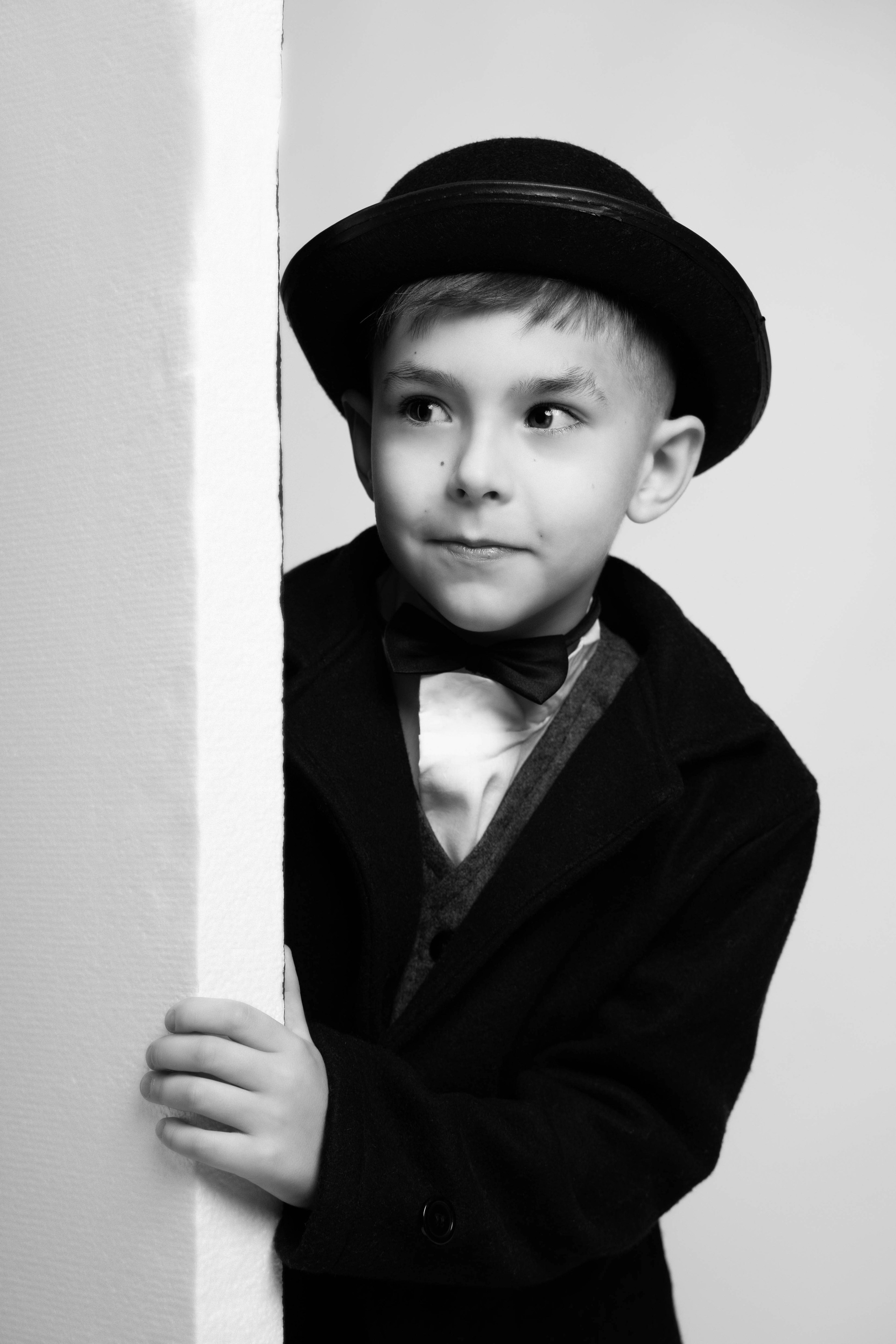 Артем в образе Ч. Чаплина. Студия детской фотографии