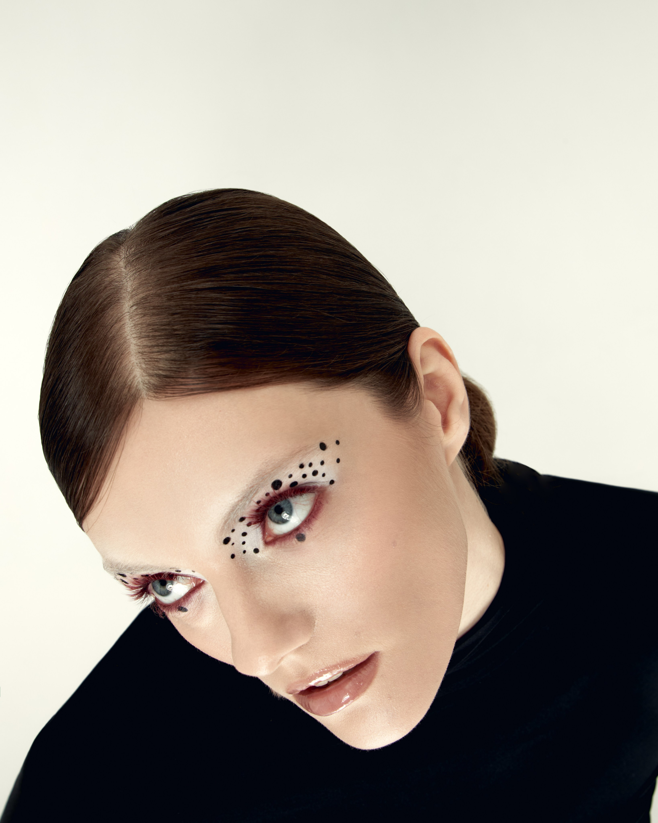 BEAUTY. Фотограф для брендов из Санкт-Петербурга Элина Каспаравичюс