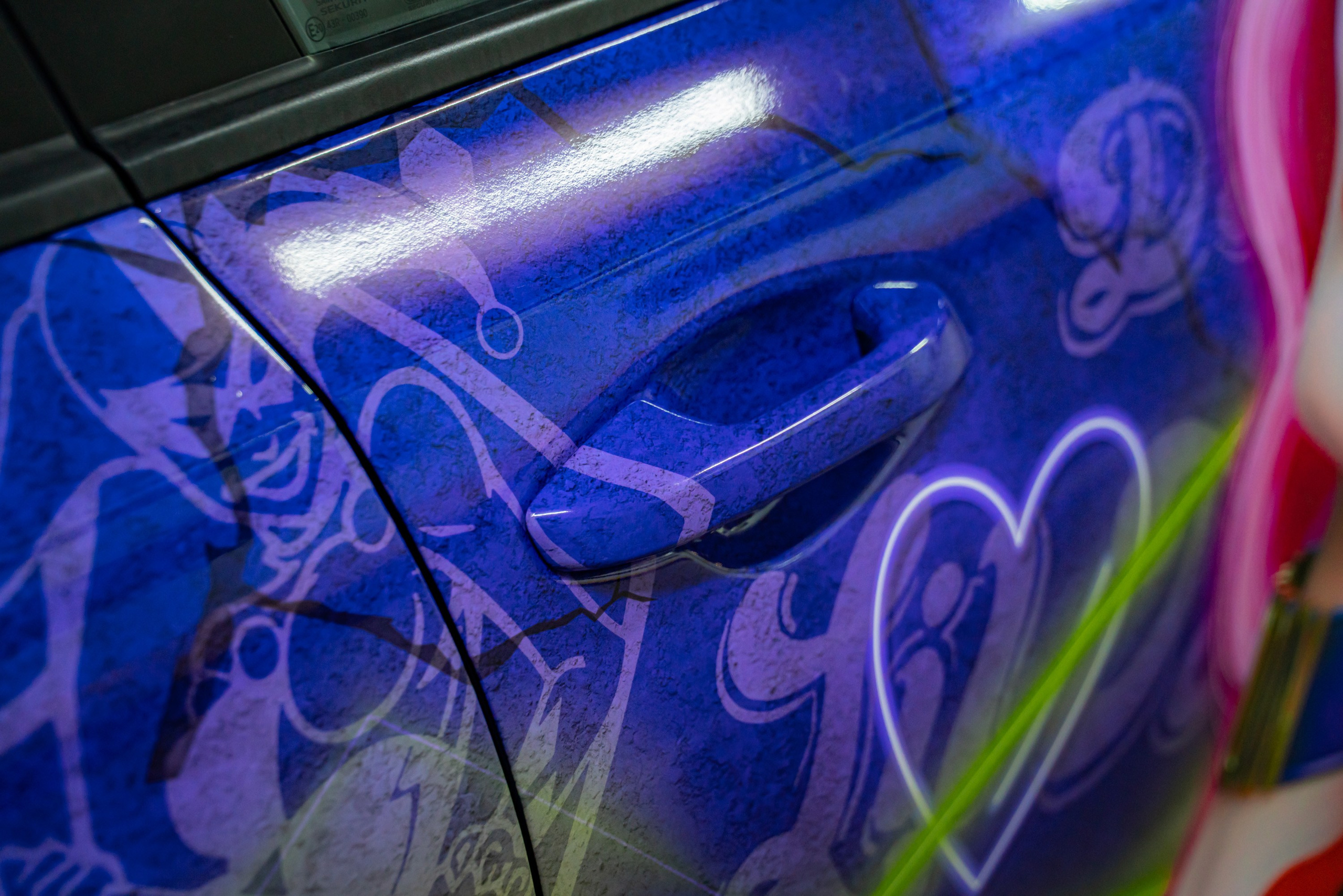 Винилография на KIA Ceed SW. Студия дизайна и оклейки авто Barmaley Design