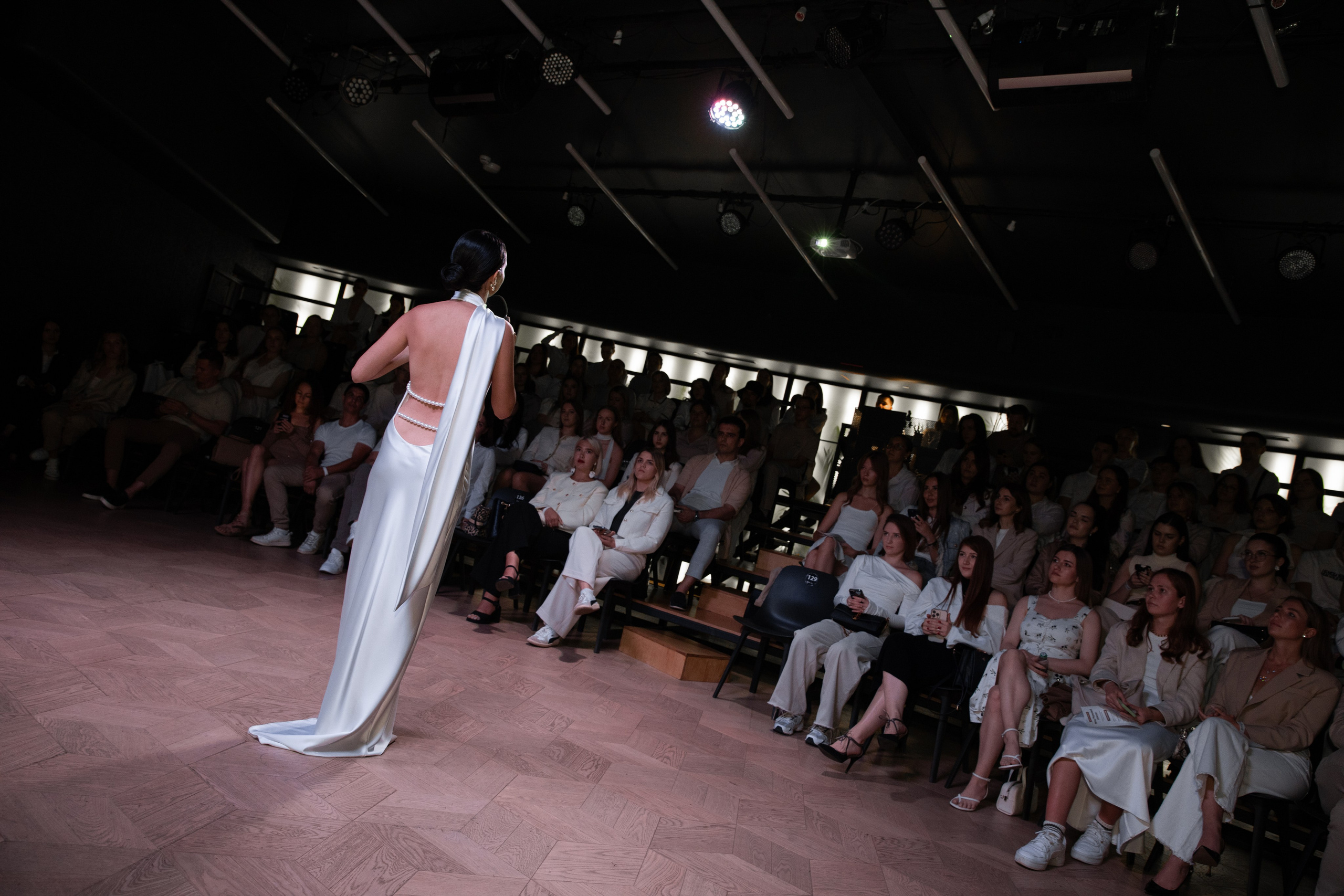 Полина Маришова | Оффлайн Тренинг по речи и голосу. Фотограф брендов и бизнеса в Москве Алексей Сентюрин