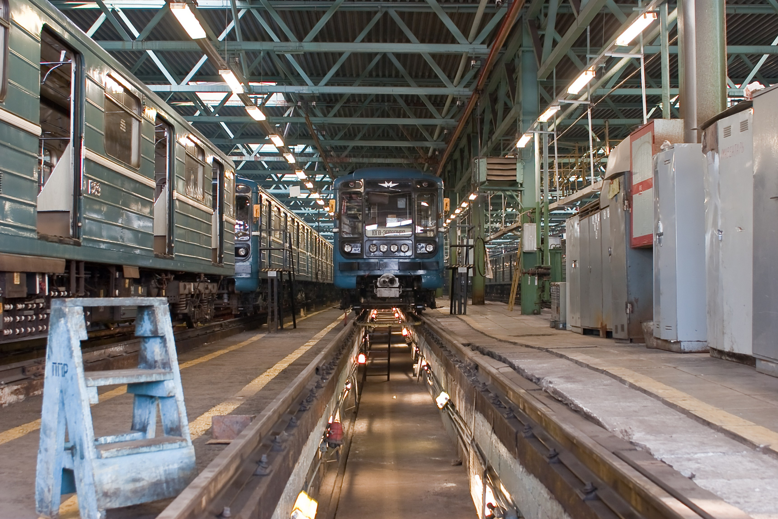 Место где чинят поезда. Электродепо «Черкизово», образца 2010 года. Илья Михачёв Фотограф ПРО людей