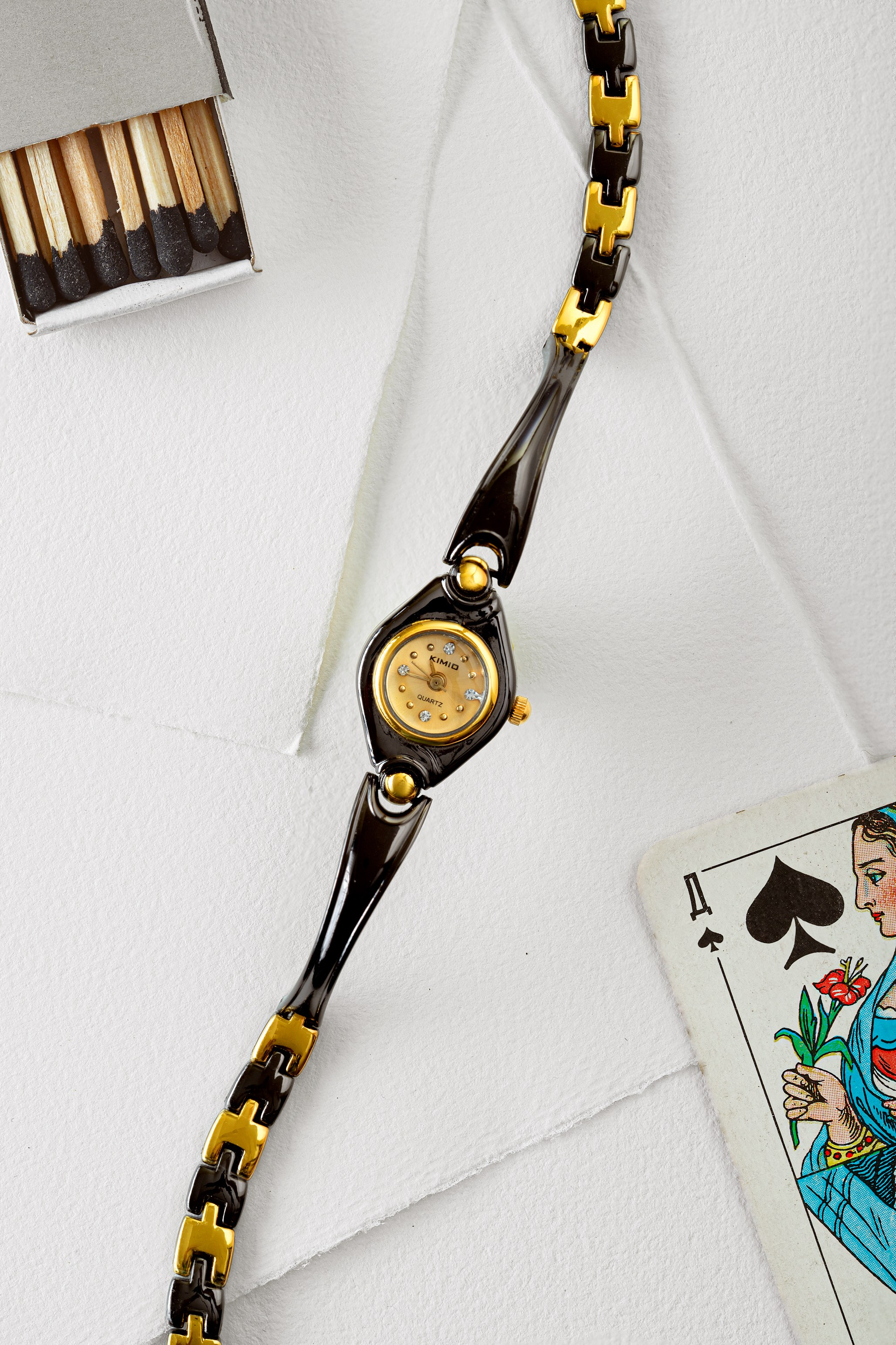 фотография часов в винтажном стиле