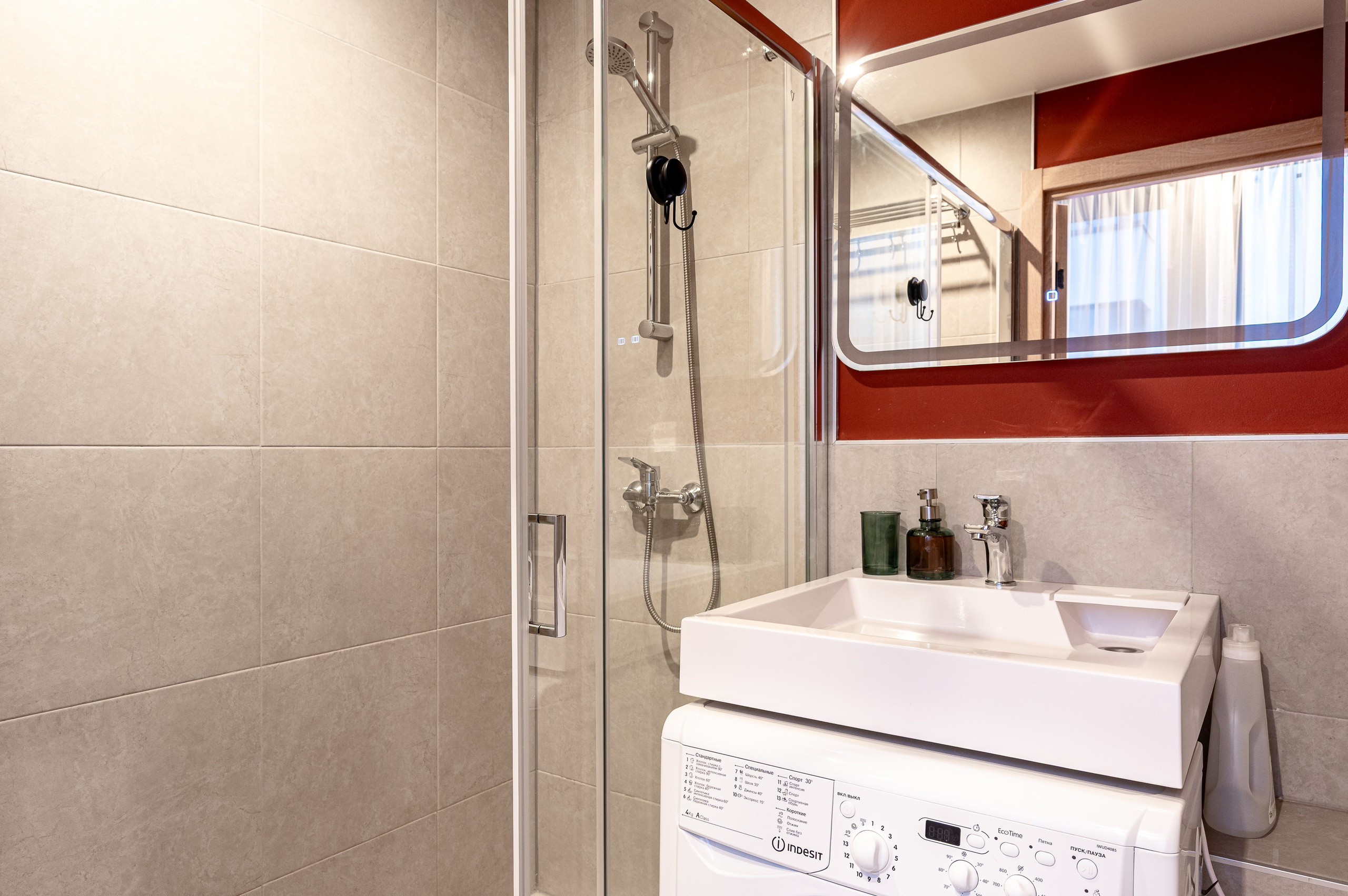 Номер под аренду в Glorax. Интерьерный фотограф. Фото- видеосъемка недвижимости Санкт-Петербург