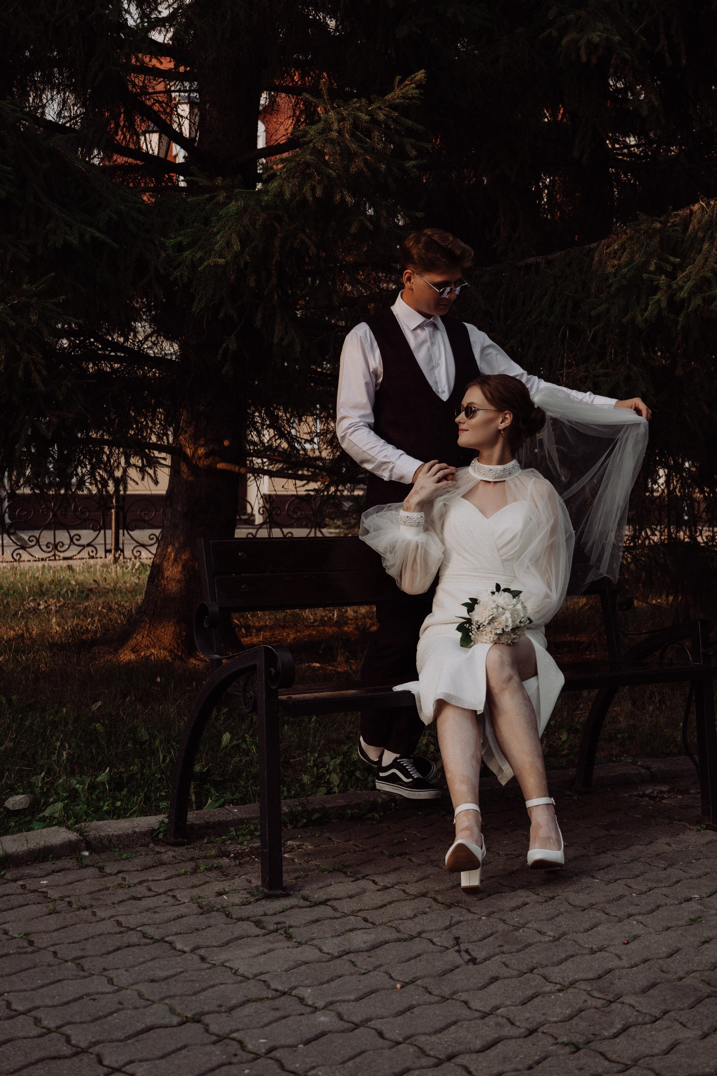 Владислав и Юлия Вечерняя прогулка по городу. Свадебный Фотограф в Иркутске Екатерина Елисеева