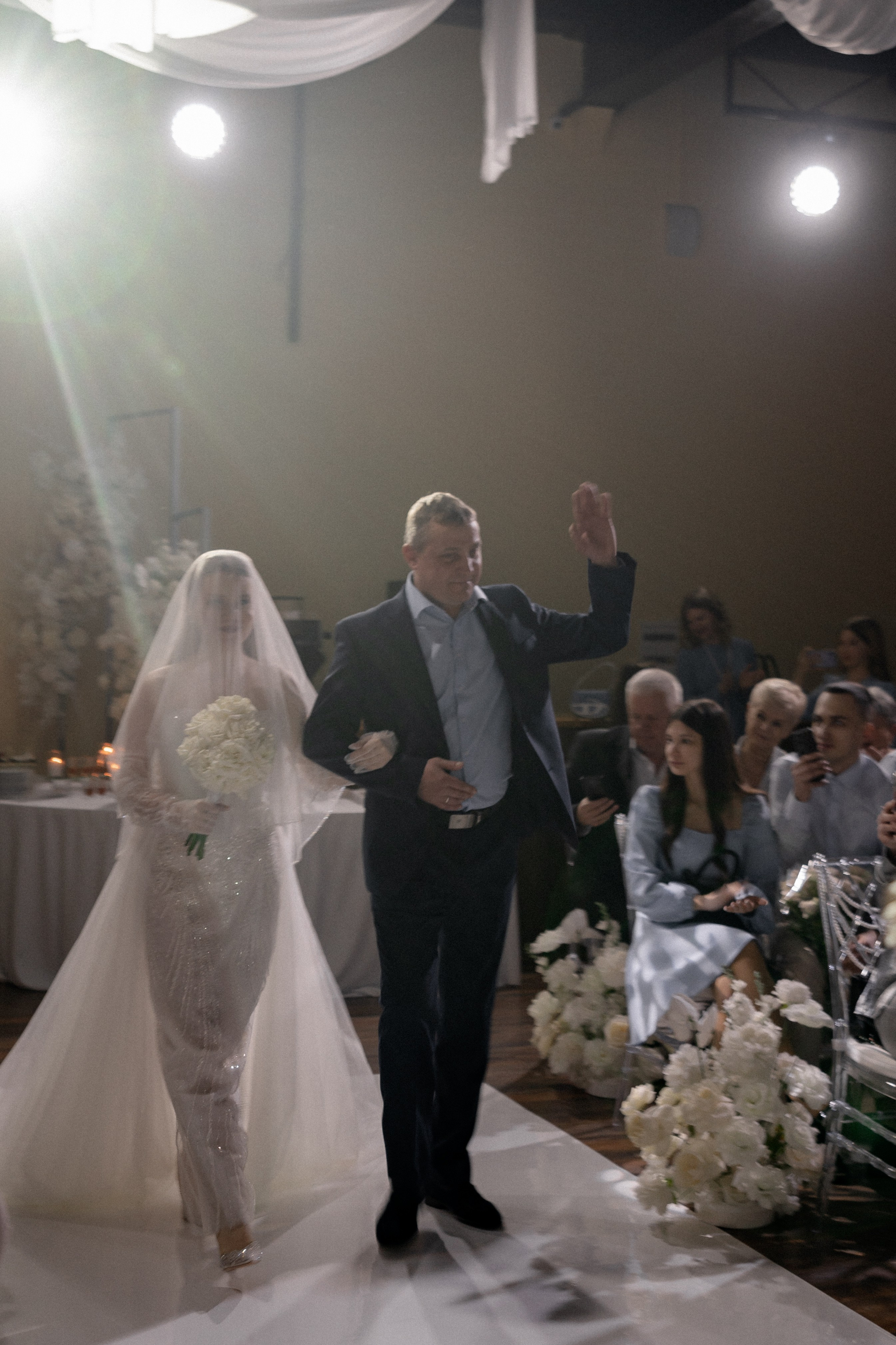 СВАДЕБНАЯ СЬЕМКА СБОРОВ В ОТЕЛЕ И ВЫЕЗД НА ЦЕРЕМОНИЮ (СНЯТО В СИБИРЕ В НИЖНЕВАРТОВСКЕ). Профессиональный фотограф, Санкт-Петербург — Виктория Богомолова