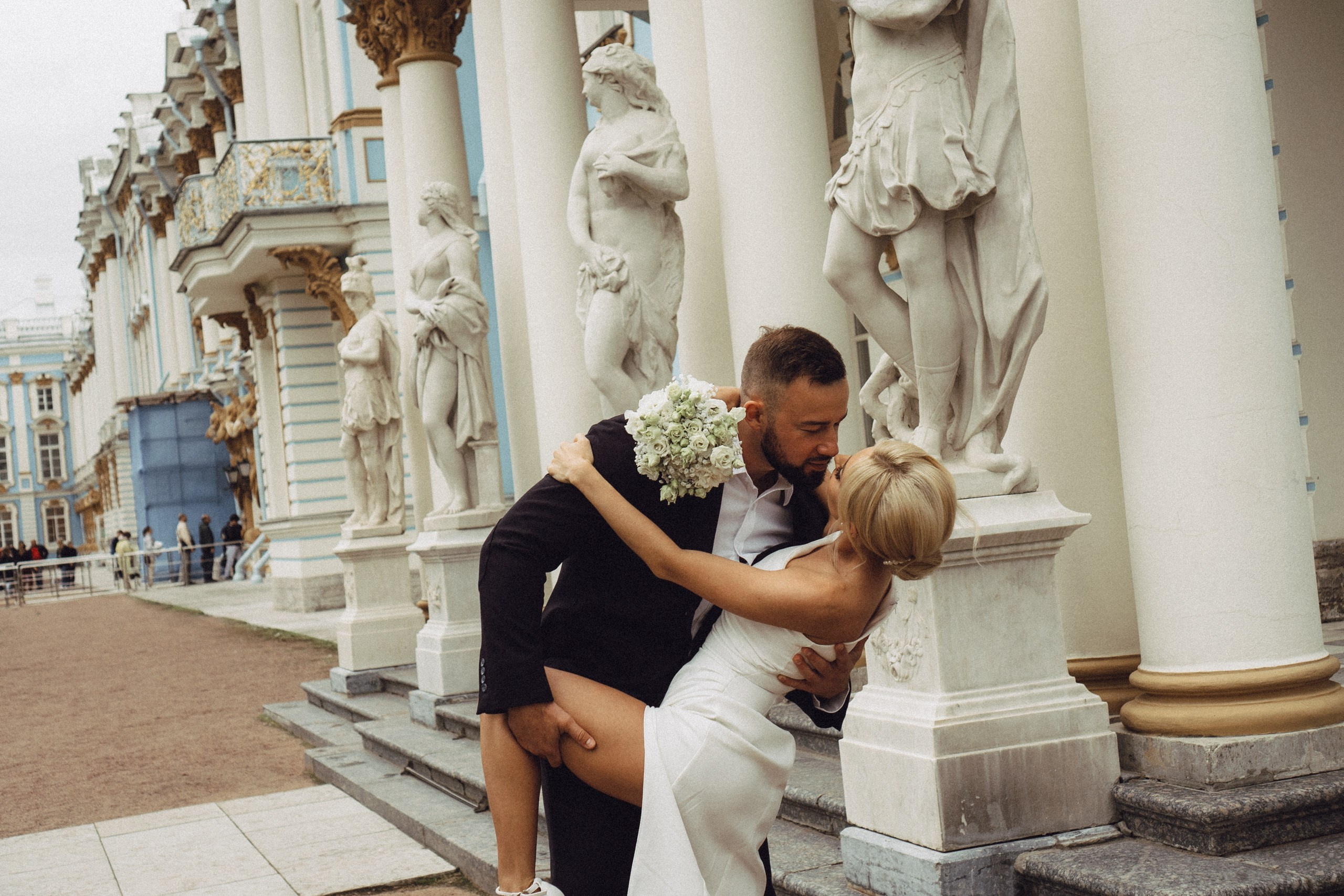 СВАДЕБНАЯ ИСТОРИЯ В ГОРОДЕ ПУШКИН ВОЗЛЕ ЕКАТЕРИНИНСКОГО ДВОРЦА И В ПАРКЕ. Профессиональный фотограф, Санкт-Петербург — Виктория Богомолова