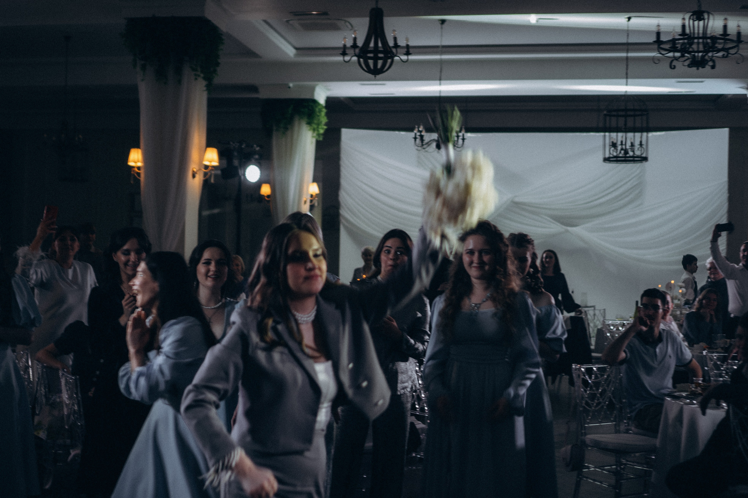 СВАДЕБНАЯ СЬЕМКА СБОРОВ В ОТЕЛЕ И ВЫЕЗД НА ЦЕРЕМОНИЮ (СНЯТО В СИБИРЕ В НИЖНЕВАРТОВСКЕ). Профессиональный фотограф, Санкт-Петербург — Виктория Богомолова