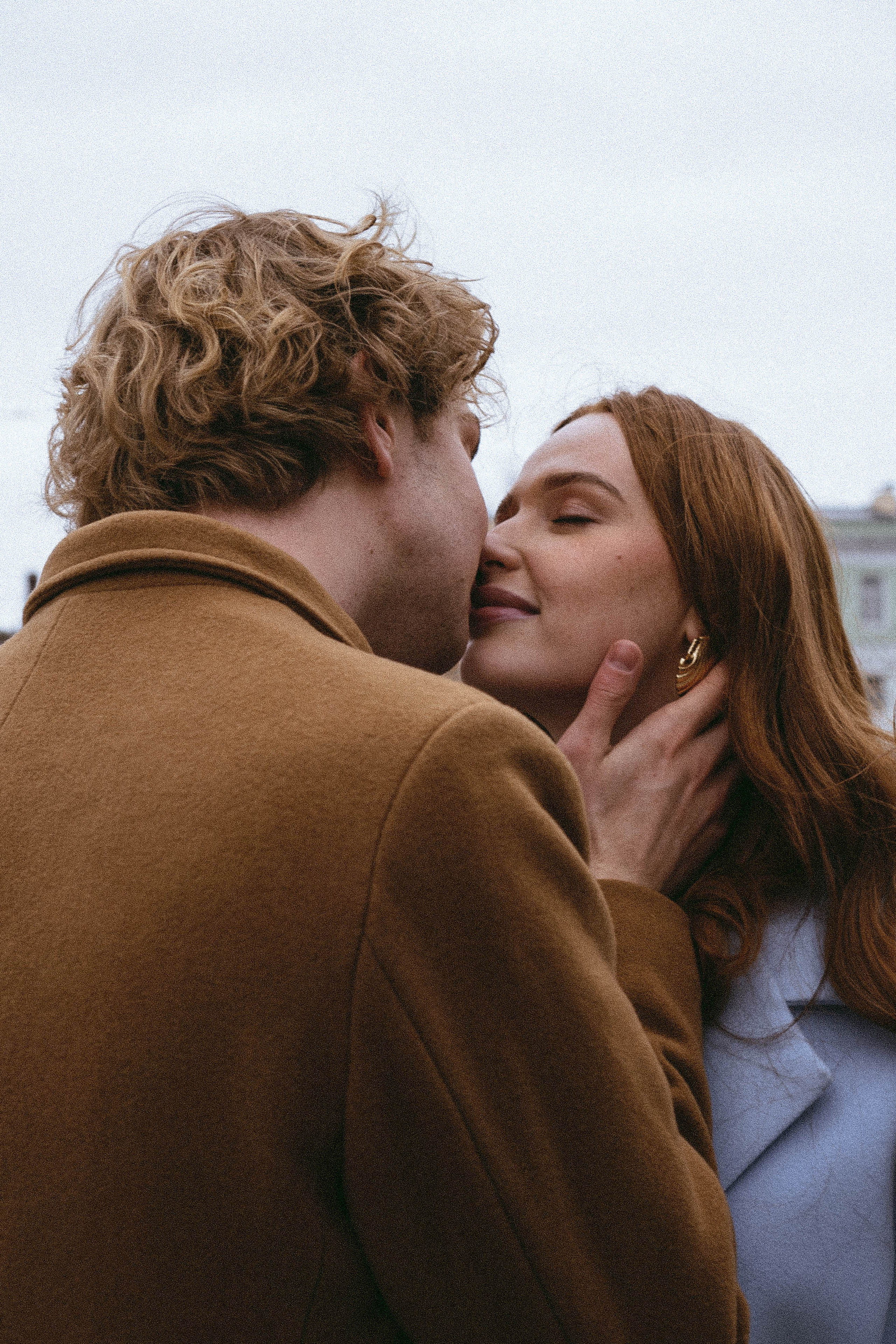 СВАДЕБНАЯ СЬЕМКА В ОТЕЛЕ. СБОРЫ ЖЕНИХА И НЕВЕСТЫ И ТАКЖЕ ТОР И ПОДГОТОВКА К ПРОГУЛКЕ И ПРОГУЛКА ПО ПЕТРОГРАДКЕ. Профессиональный фотограф, Санкт-Петербург — Виктория Богомолова