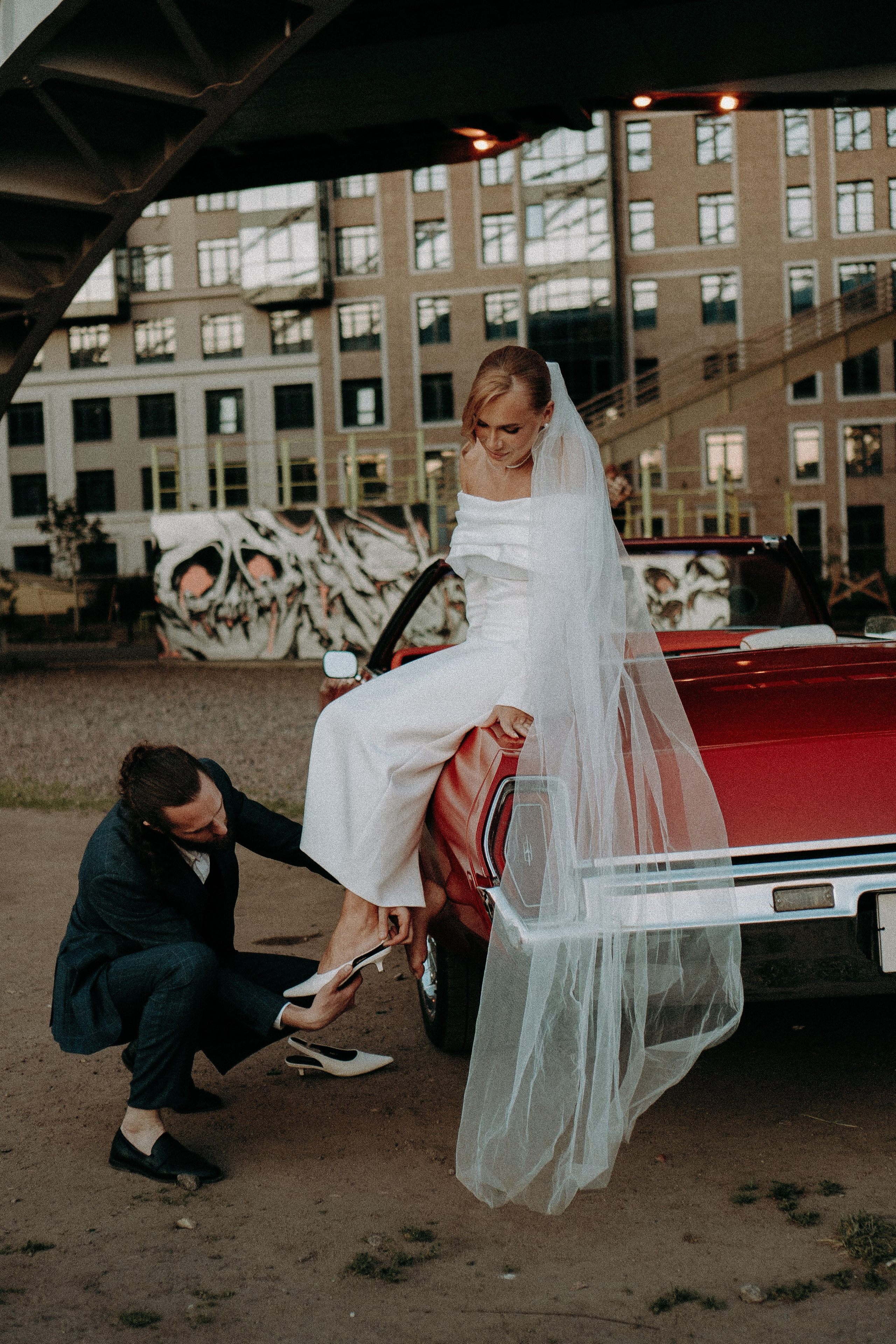 СВАДЕБНАЯ СЬЕМКА ВОЗЛЕ МСОТА БЕТАНКУРА НА КАБРИОЛЕТЕ. Профессиональный фотограф, Санкт-Петербург — Виктория Богомолова