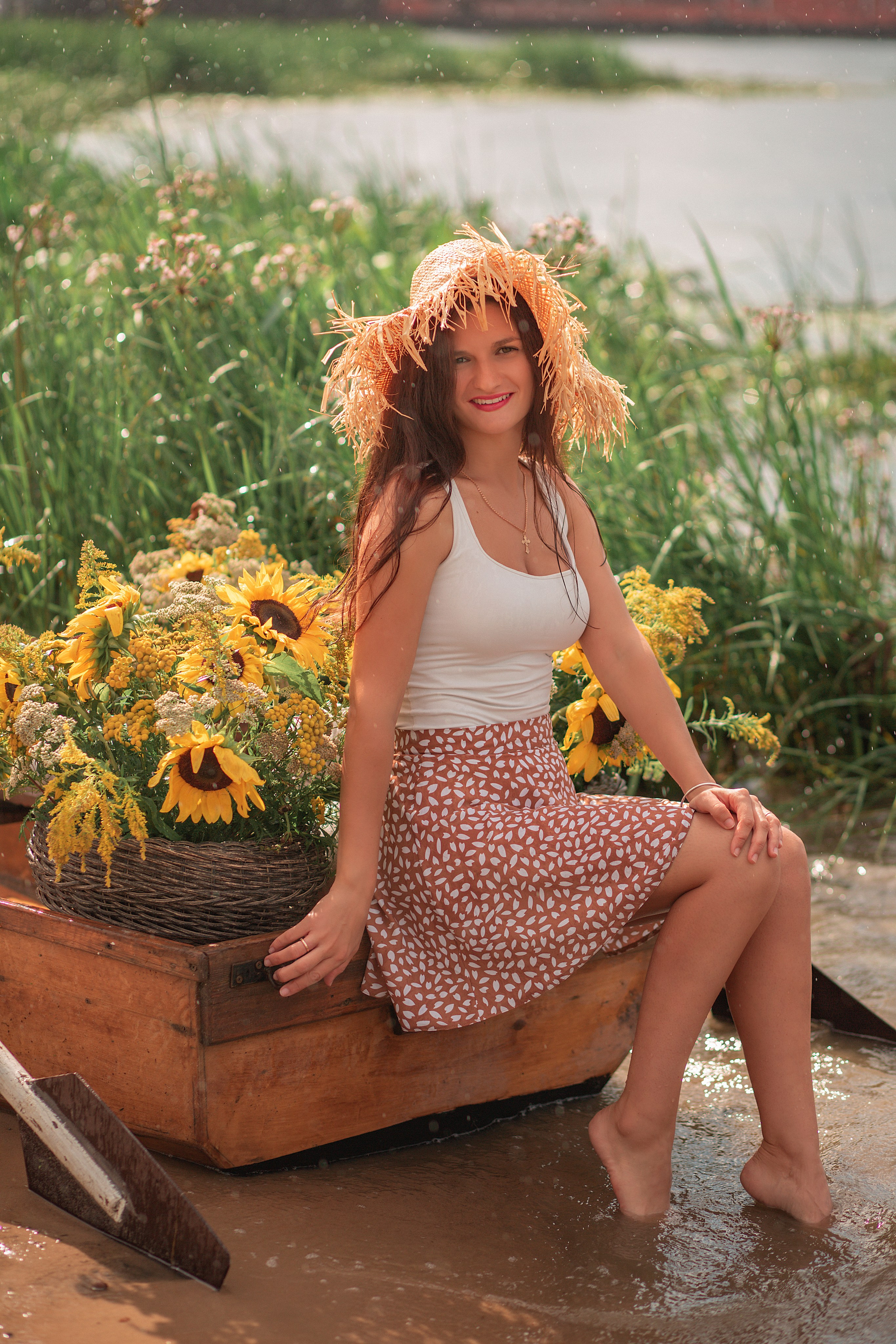 Лодка с подсолнухами. Фотограф Ольга Бобб Нижний Новгород