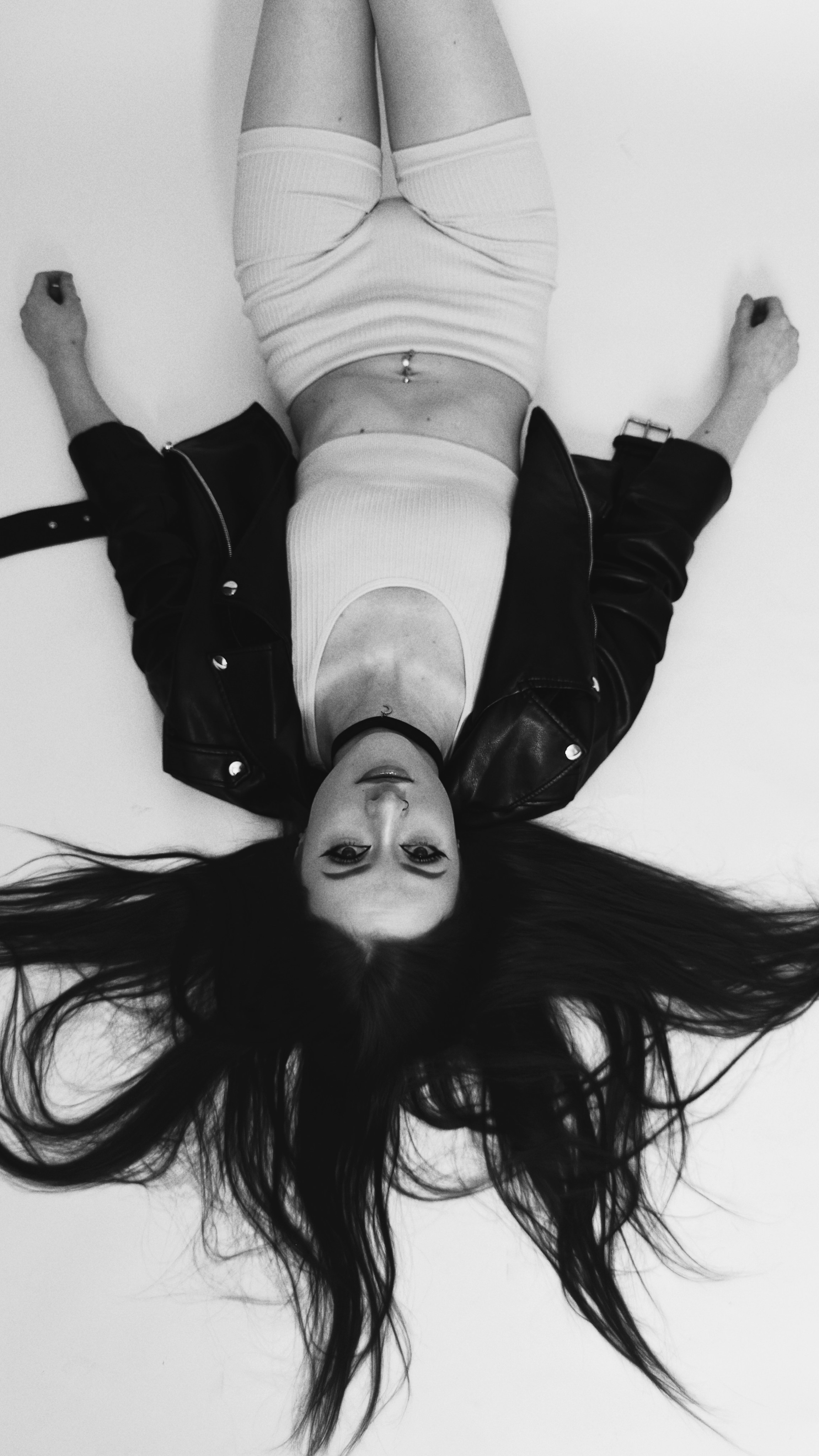 Алена В. (ч/б). Мобильный фотограф Дмитрий Шпуров | KIREVAS