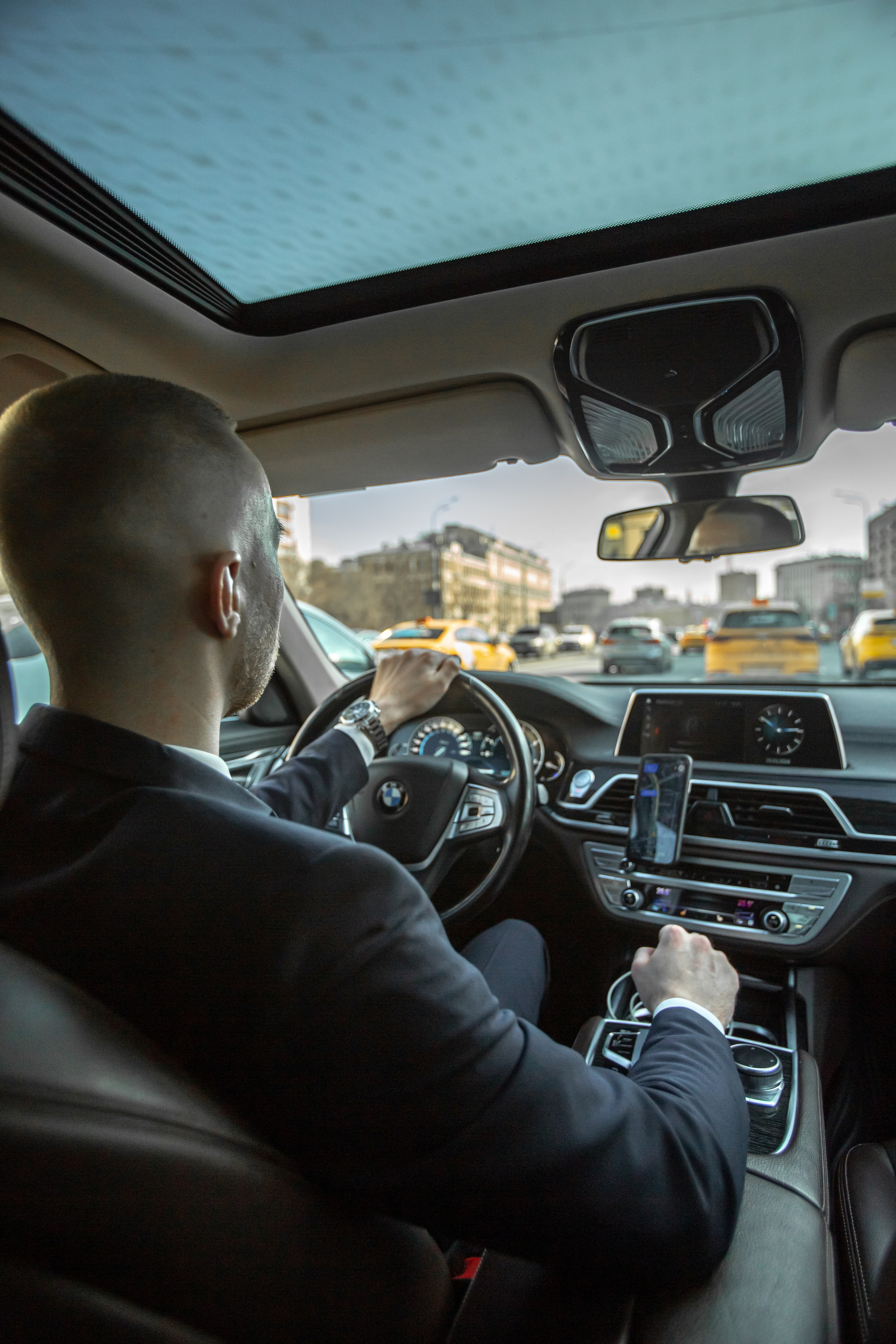 Персональный водитель. Автомобильный фотограф в Москве Андрей Емельянов