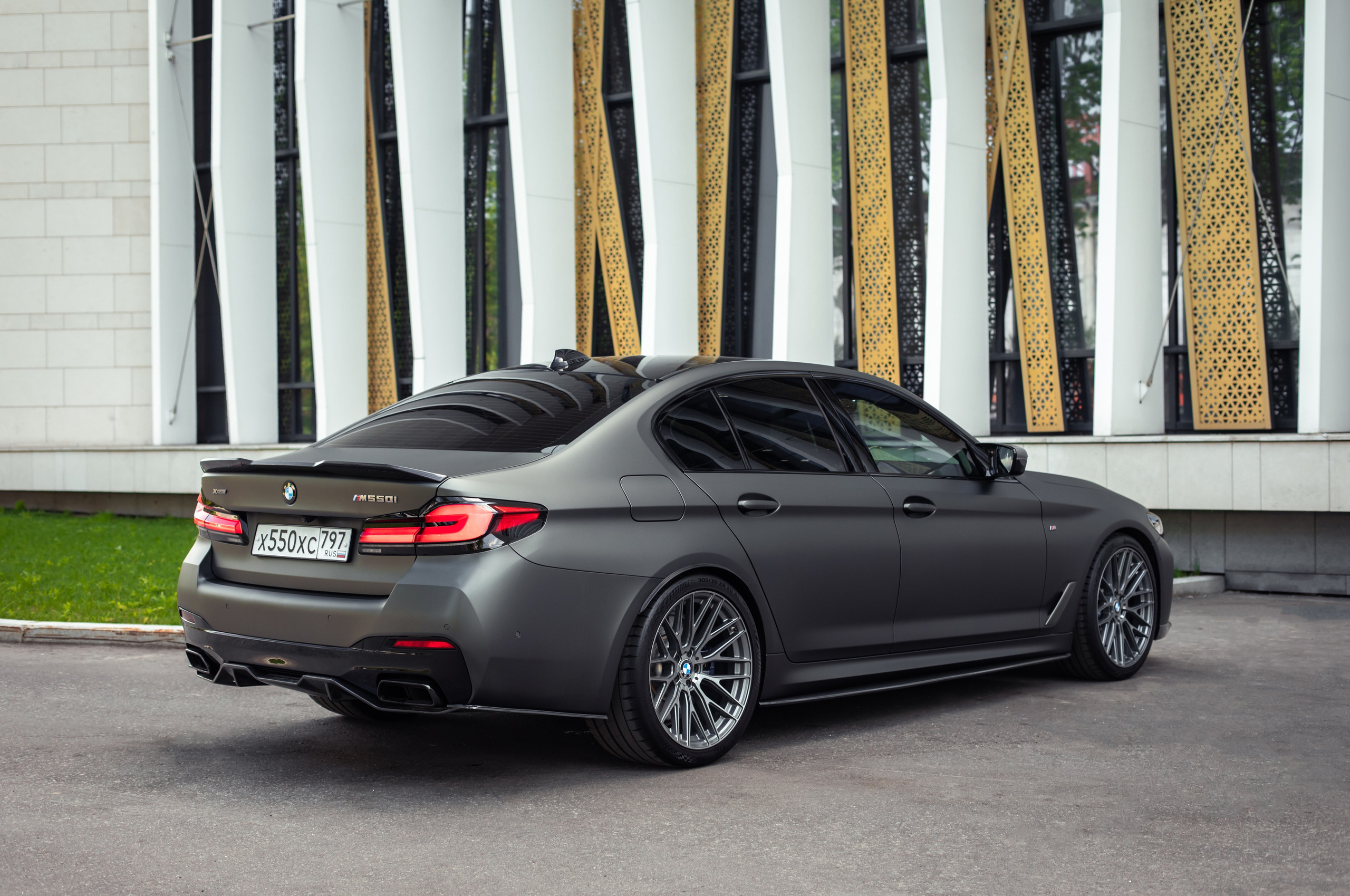 BMW 5. Автомобильный фотограф в Москве Андрей Емельянов