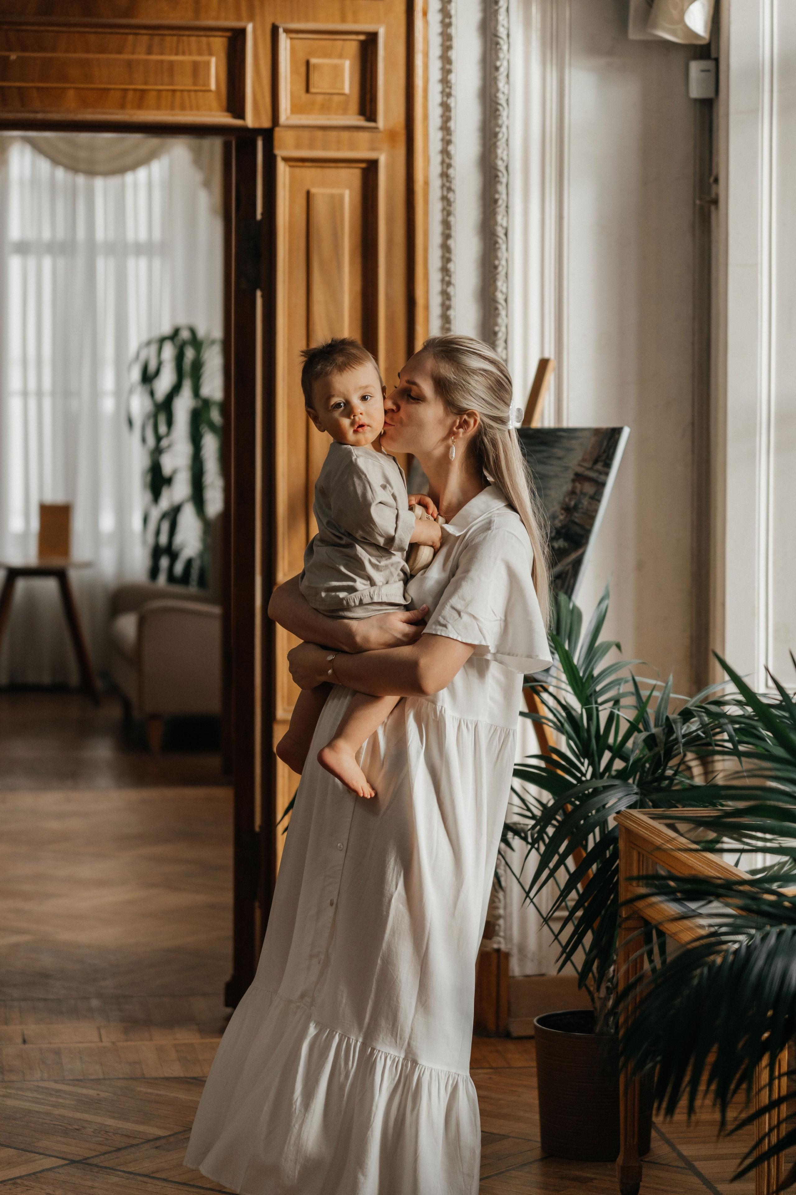 Маленькие ножки в читальне им. Пушкина. Ваш фотограф Вика Артемова