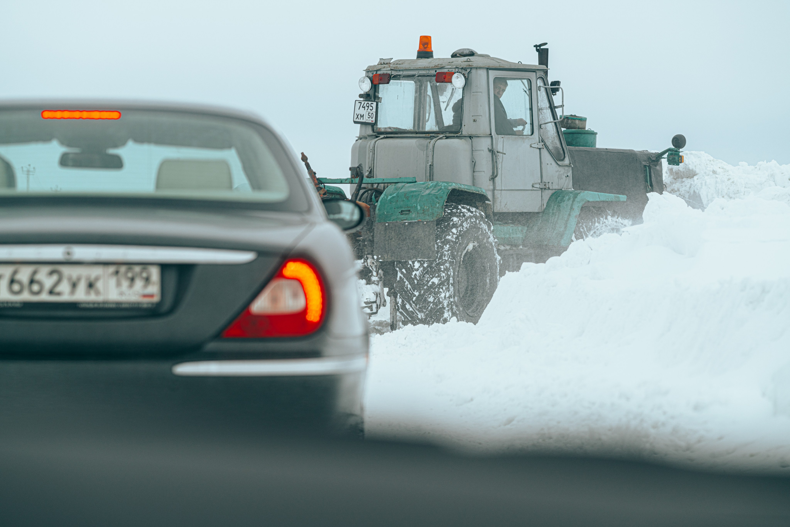 Поездка на автомобилях в ресторан. Жуков Илья  свадебный фотограф в Москве