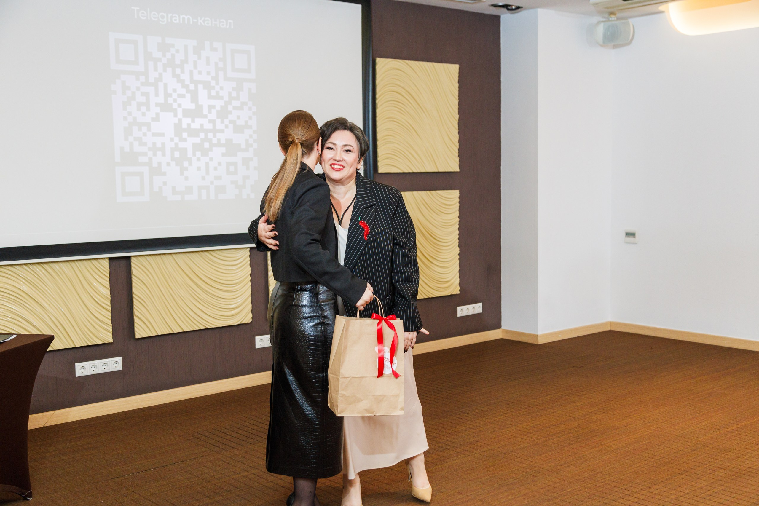 Репортажная съёмка сообщества Код публичности. Студия коммерческой съемки ХВОЯ